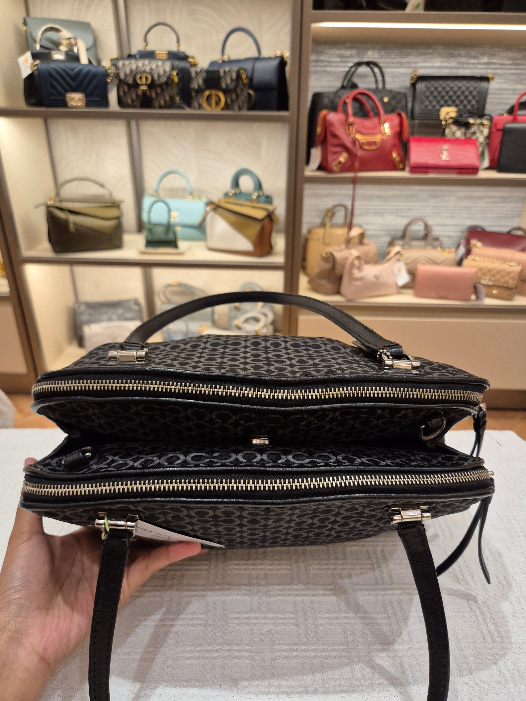 Coach Double Zipper Signature