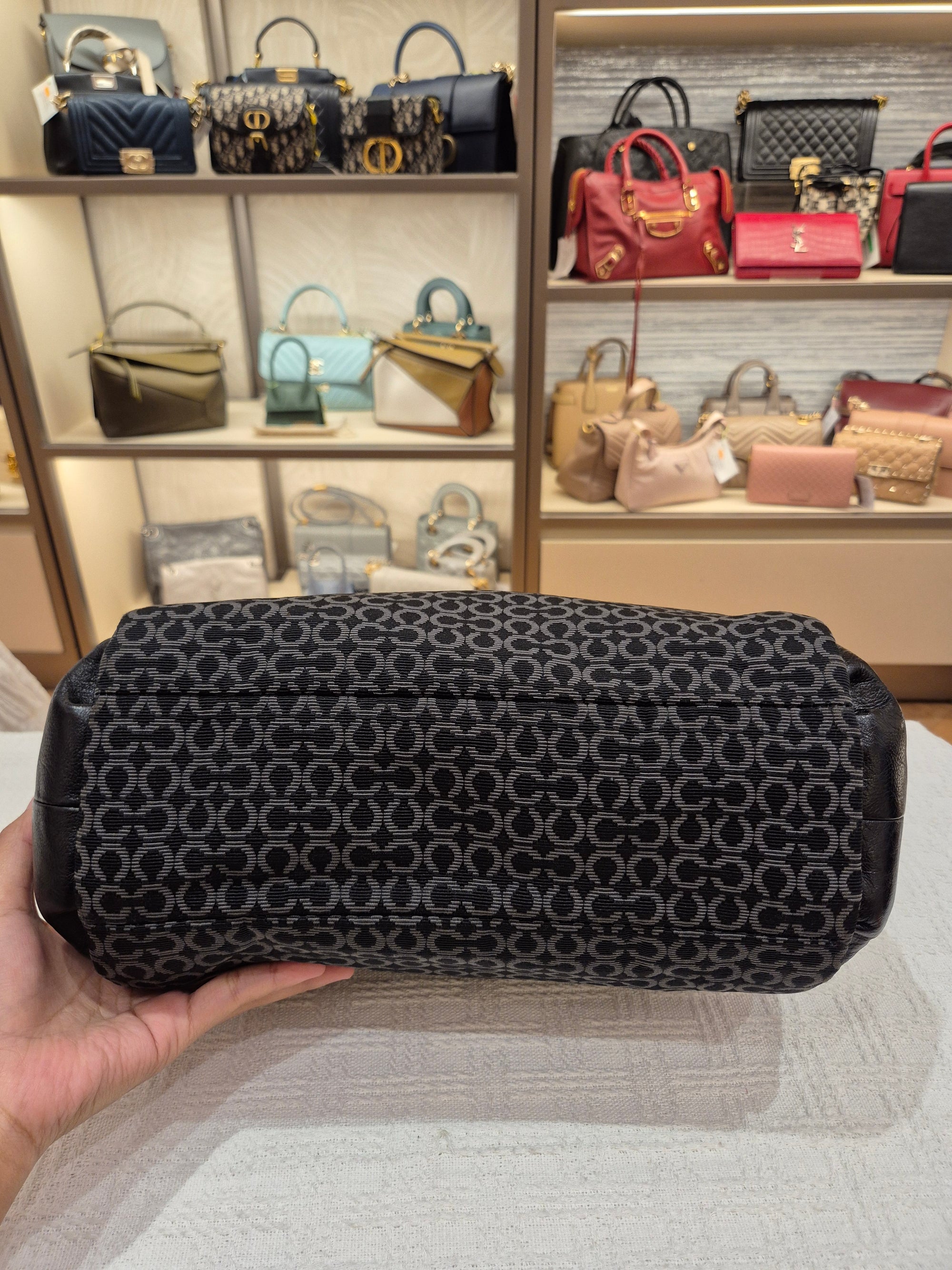 Coach Double Zipper Signature