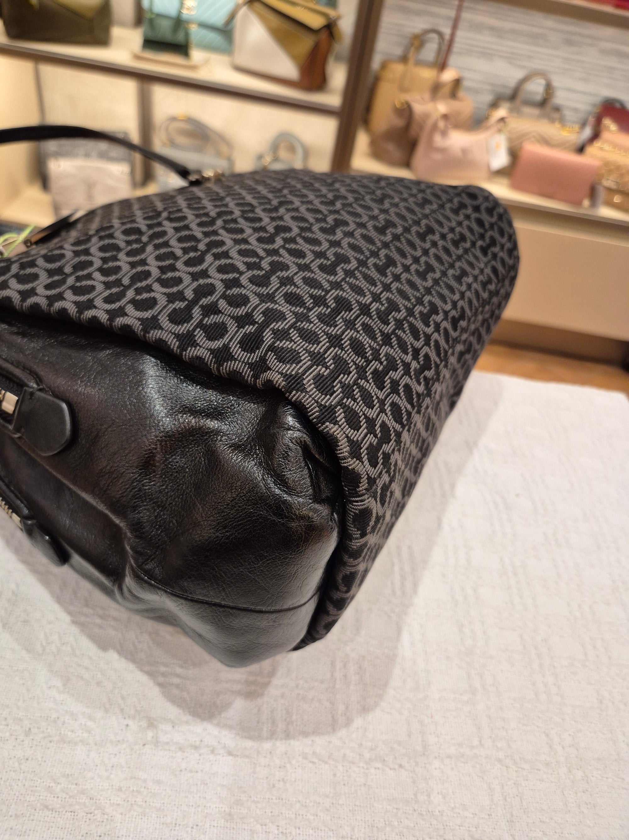Coach Double Zipper Signature