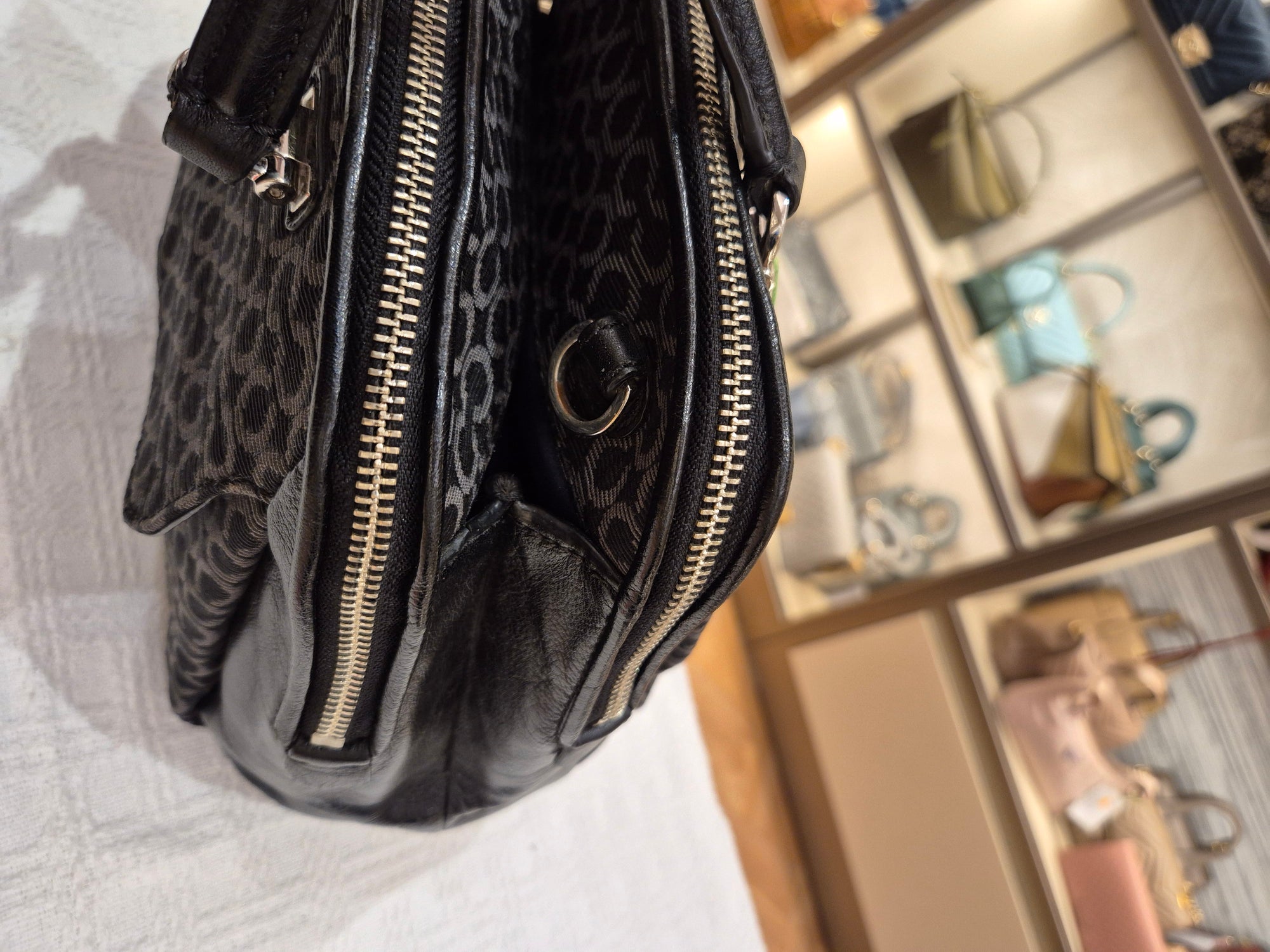 Coach Double Zipper Signature