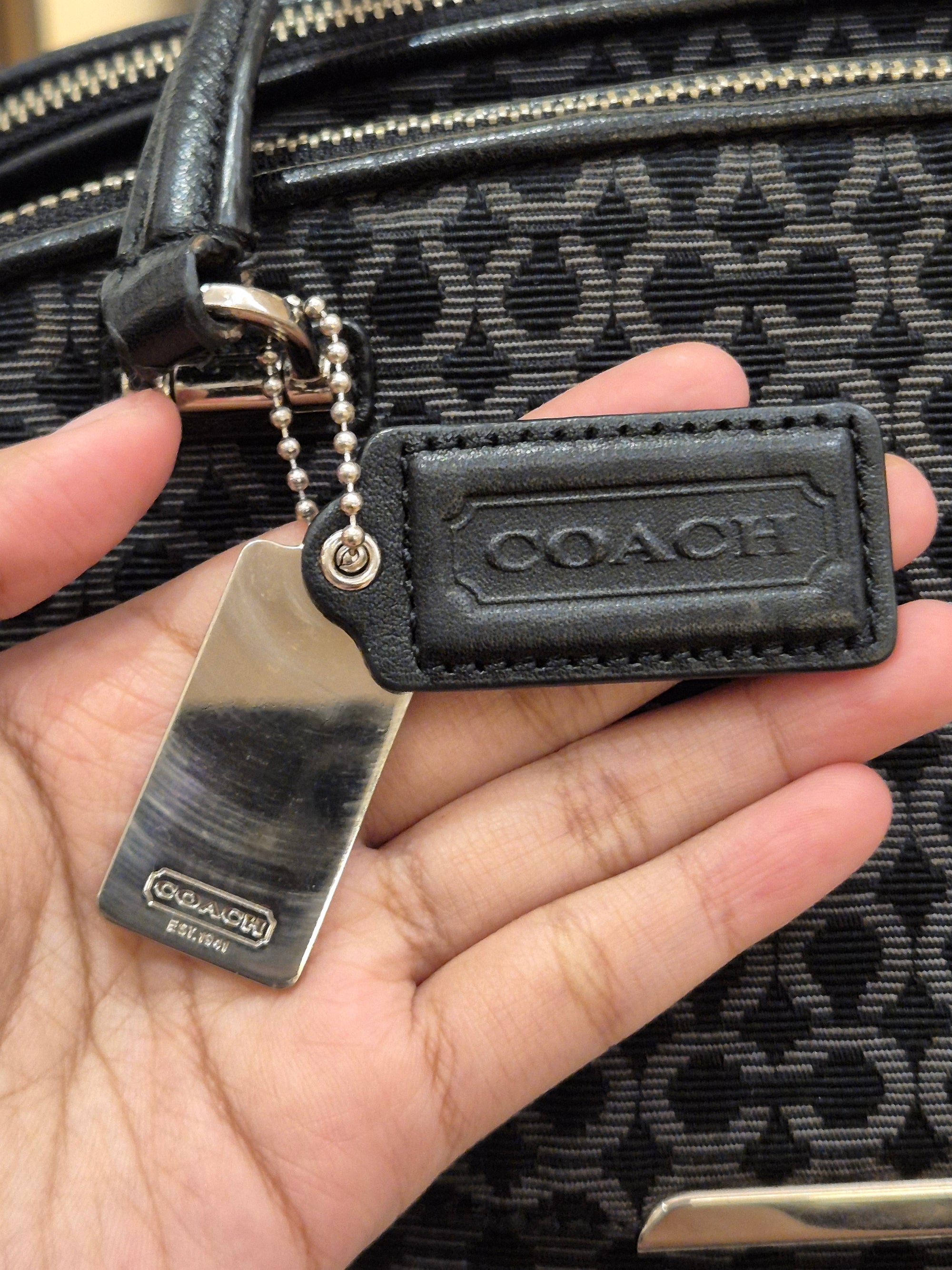 Coach Double Zipper Signature