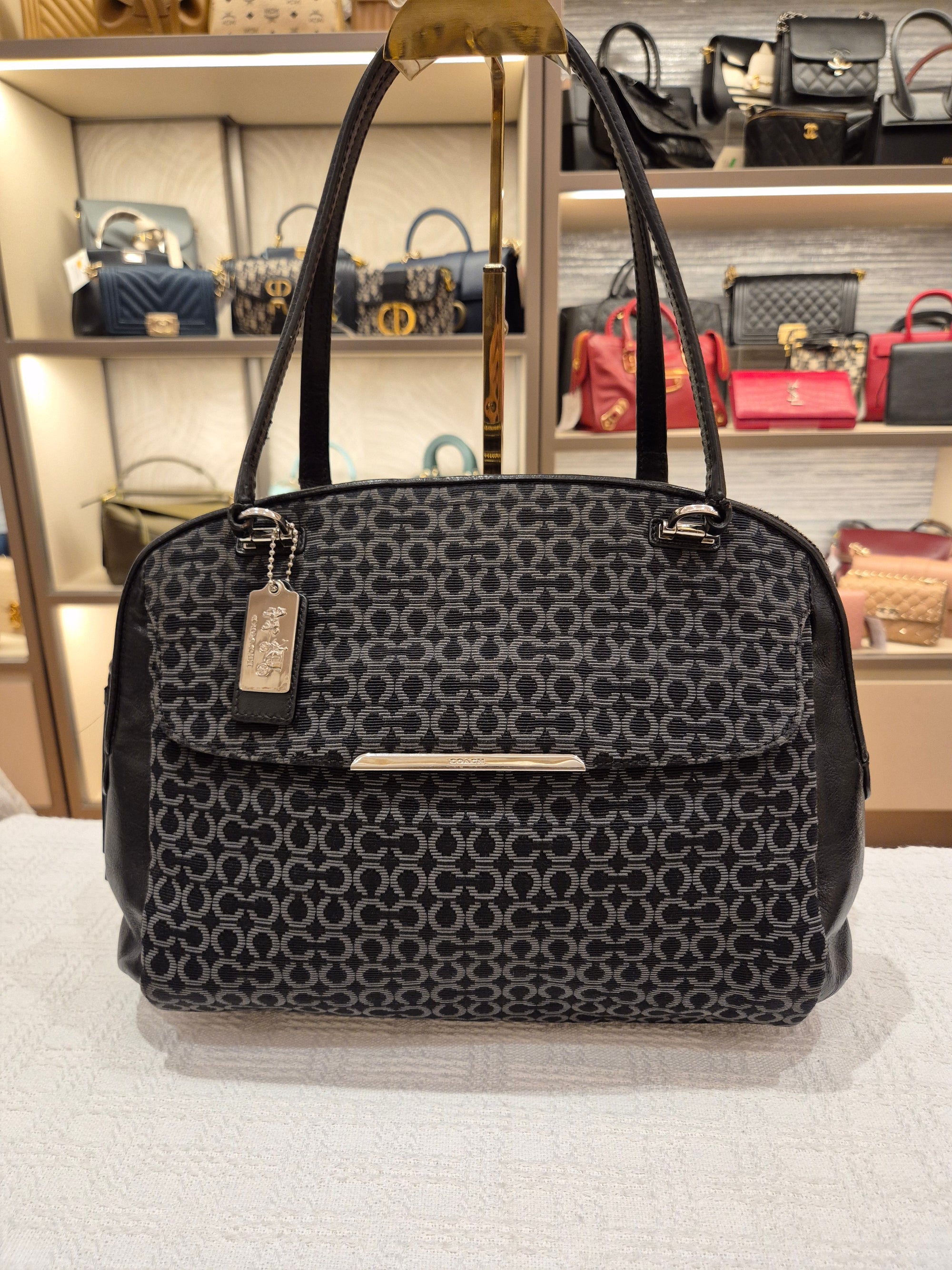 Coach Double Zipper Signature