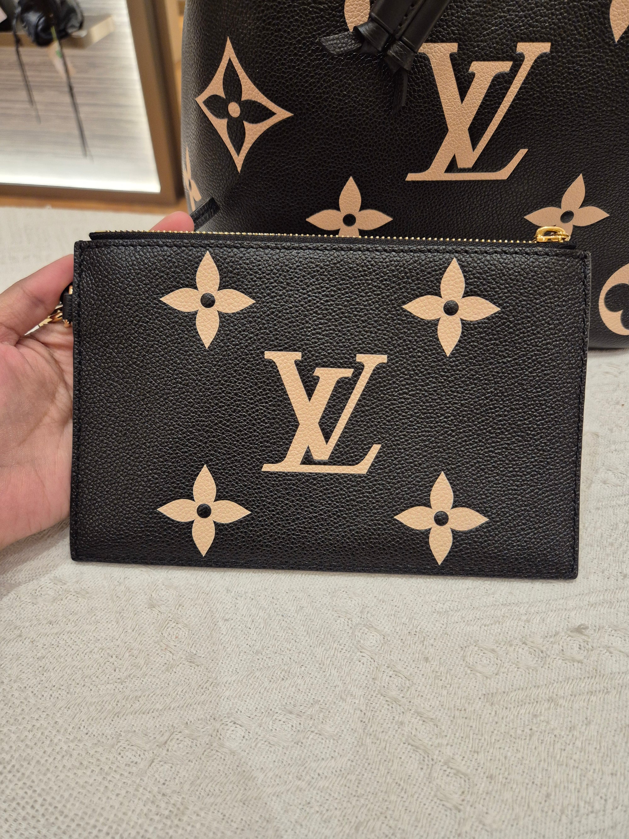 Louis Vuitton NeoNoe MM Emprainte Bicolor
