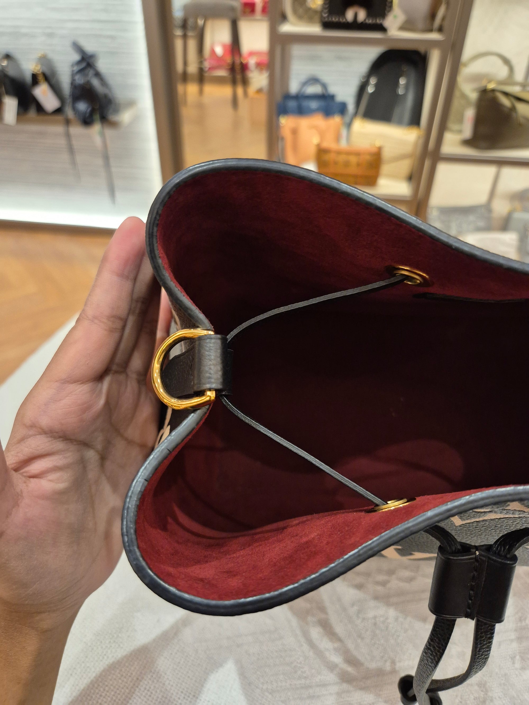 Louis Vuitton NeoNoe MM Emprainte Bicolor