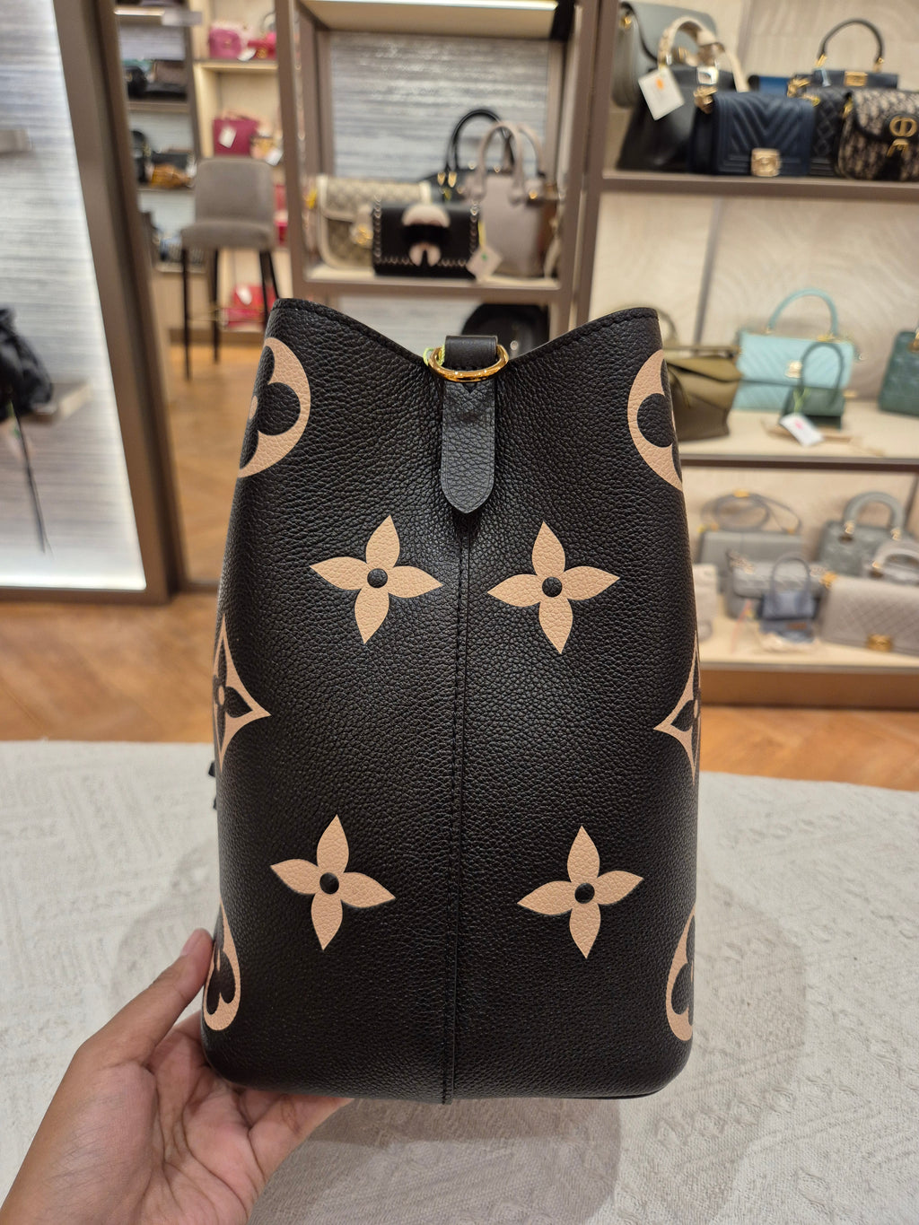 Louis Vuitton NeoNoe MM Emprainte Bicolor
