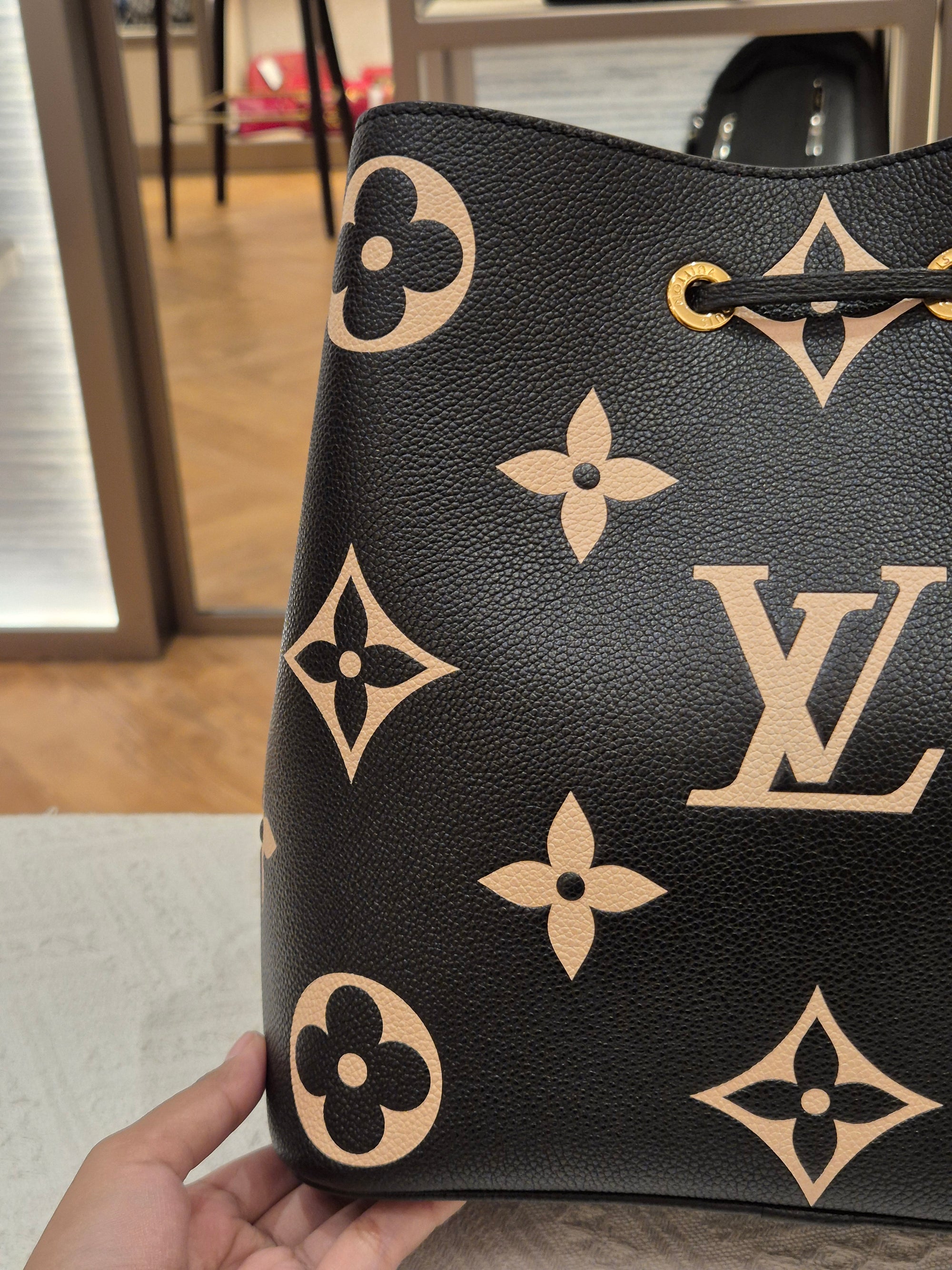 Louis Vuitton NeoNoe MM Emprainte Bicolor
