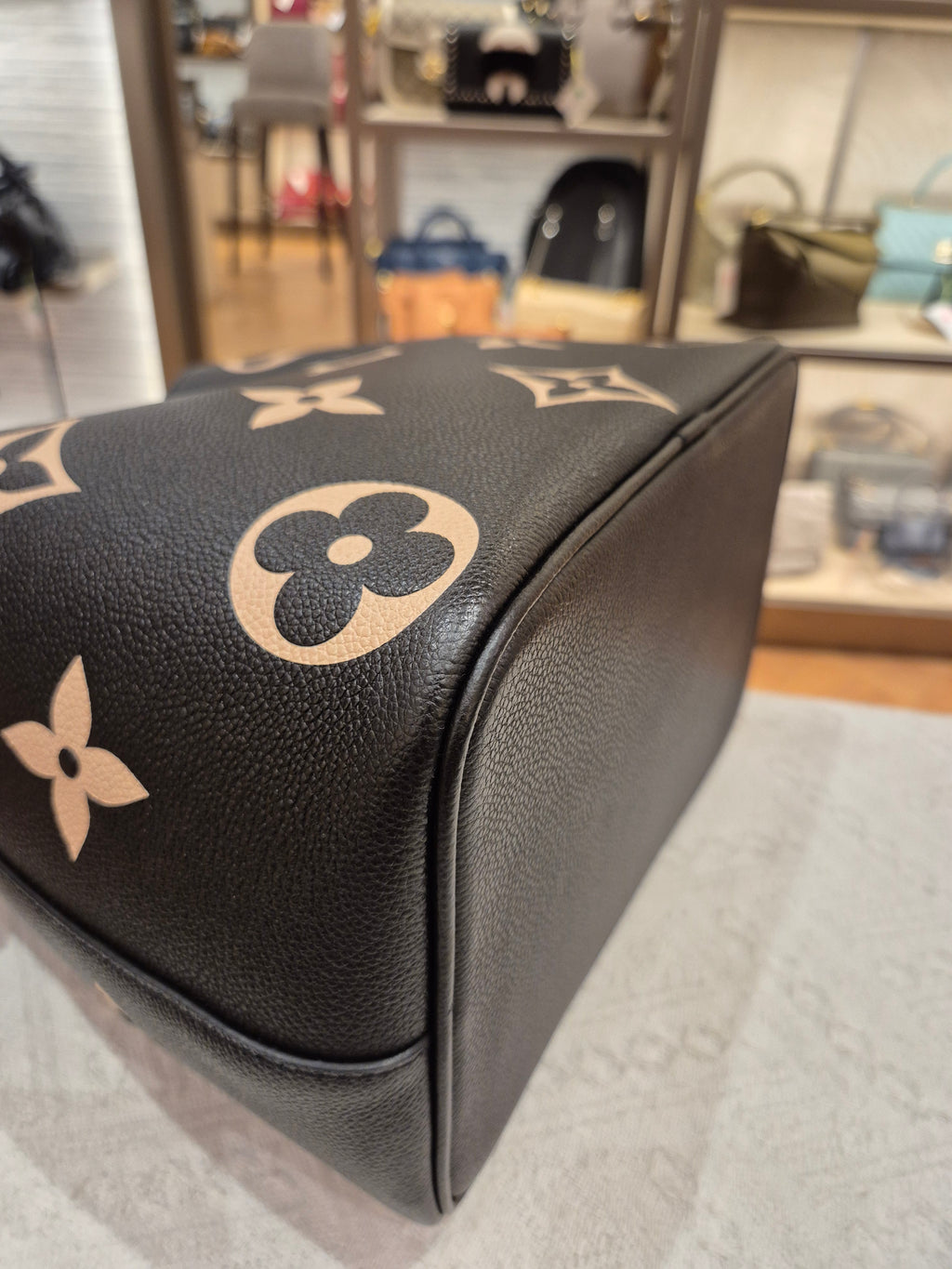 Louis Vuitton NeoNoe MM Emprainte Bicolor