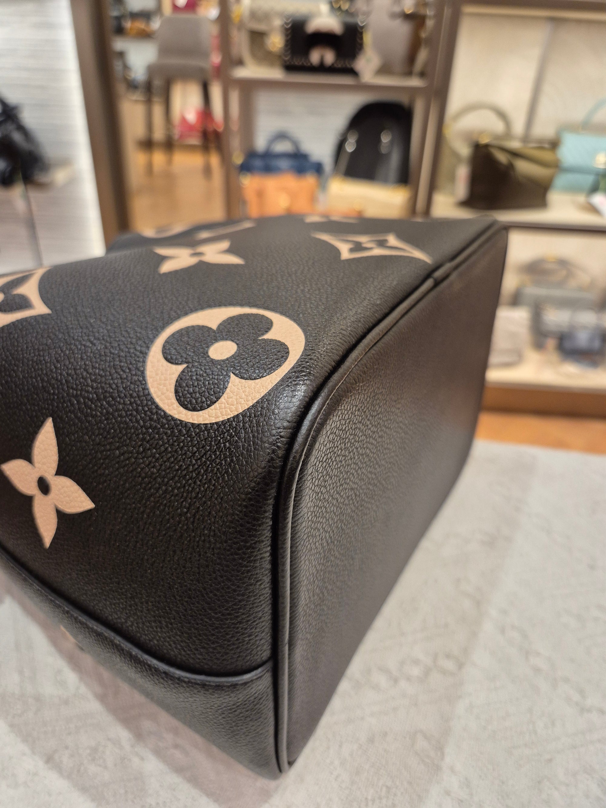 Louis Vuitton NeoNoe MM Emprainte Bicolor