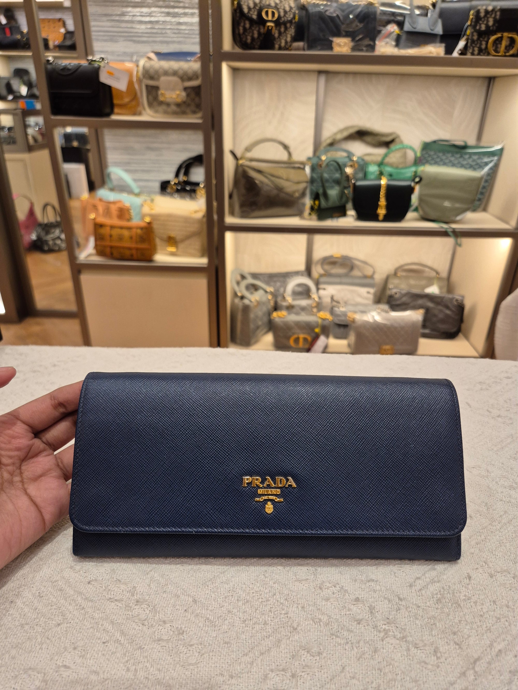 Prada Wallet On Chain