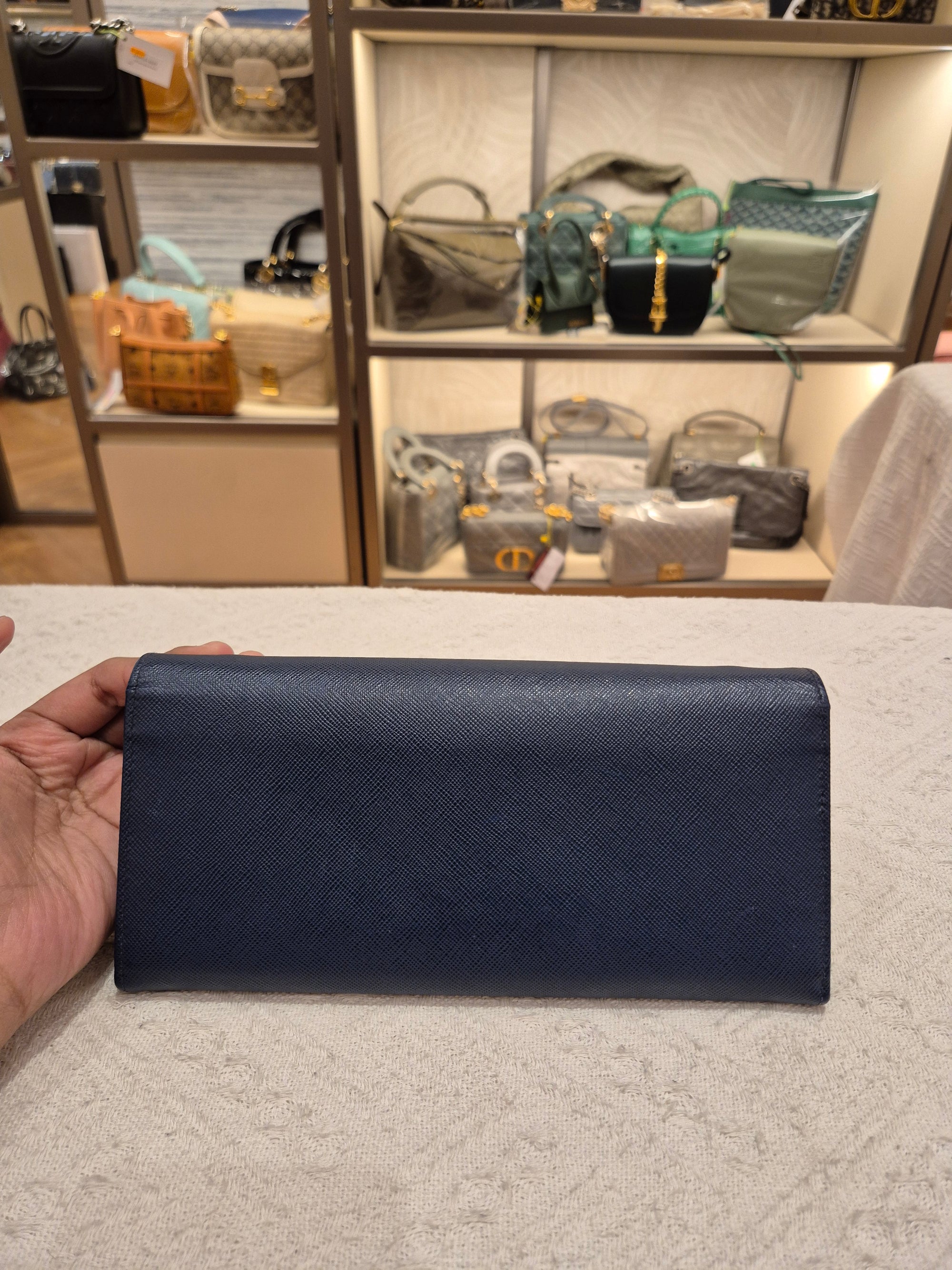 Prada Wallet On Chain
