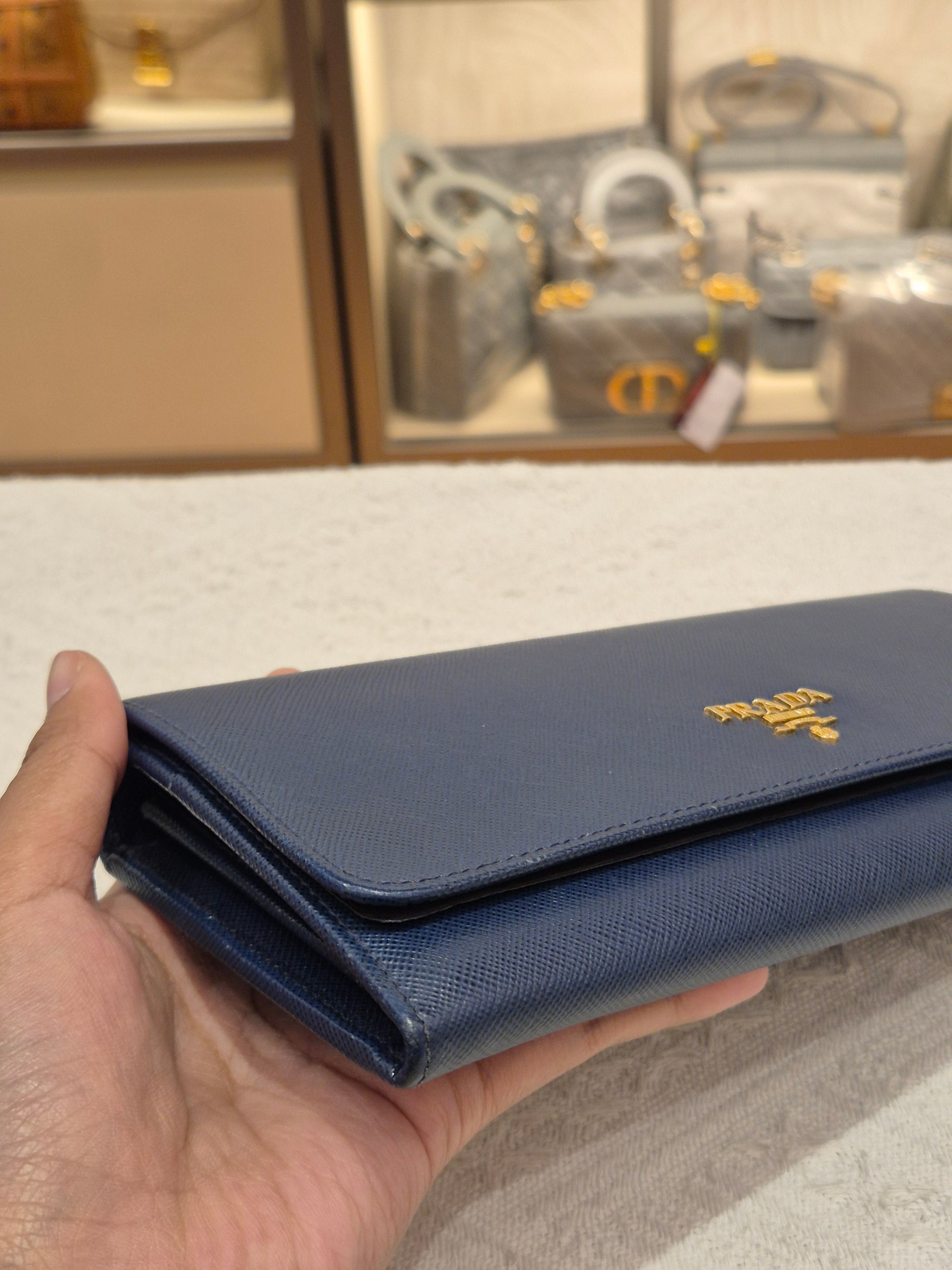 Prada Wallet On Chain