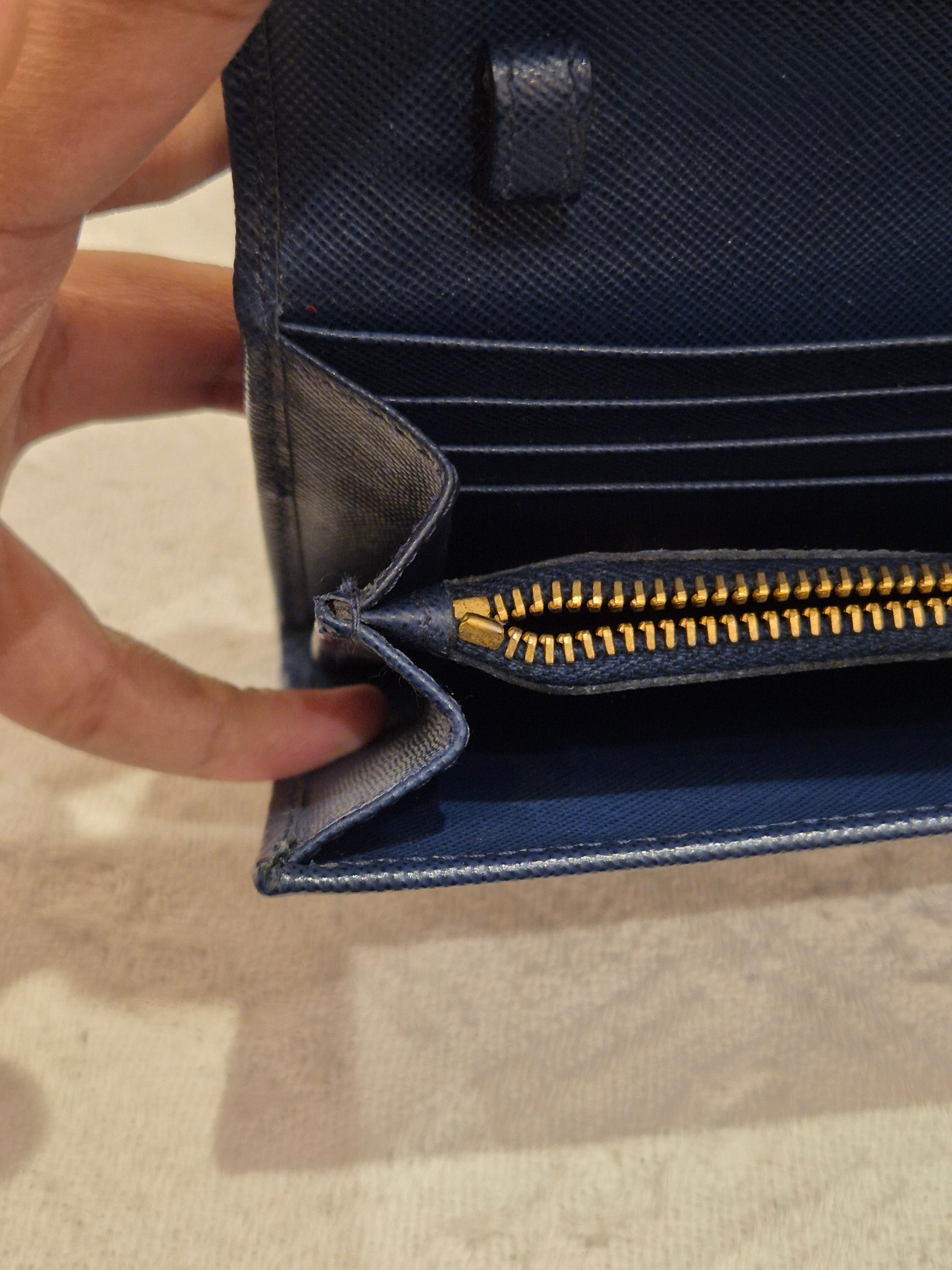 Prada Wallet On Chain
