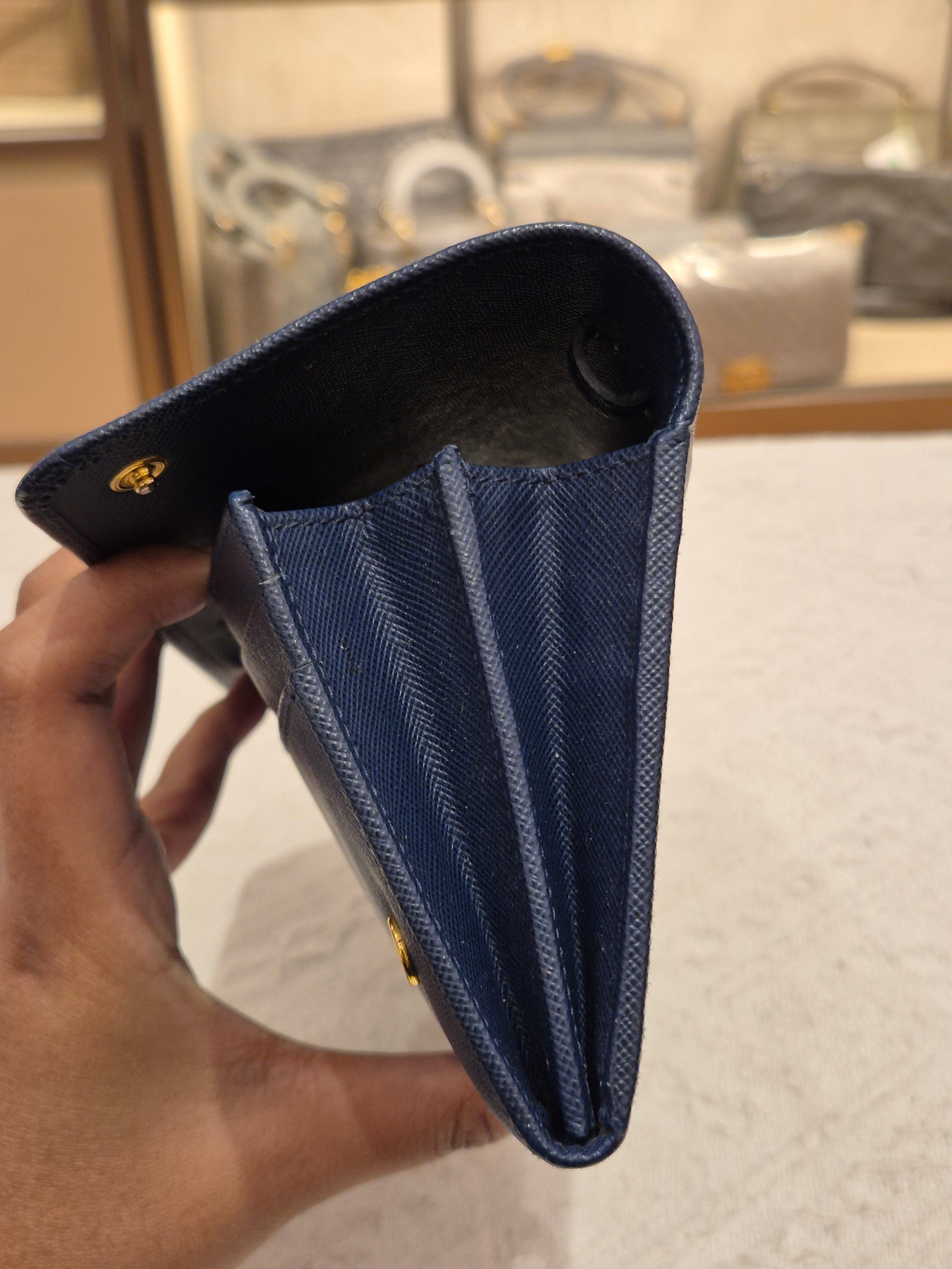 Prada Wallet On Chain