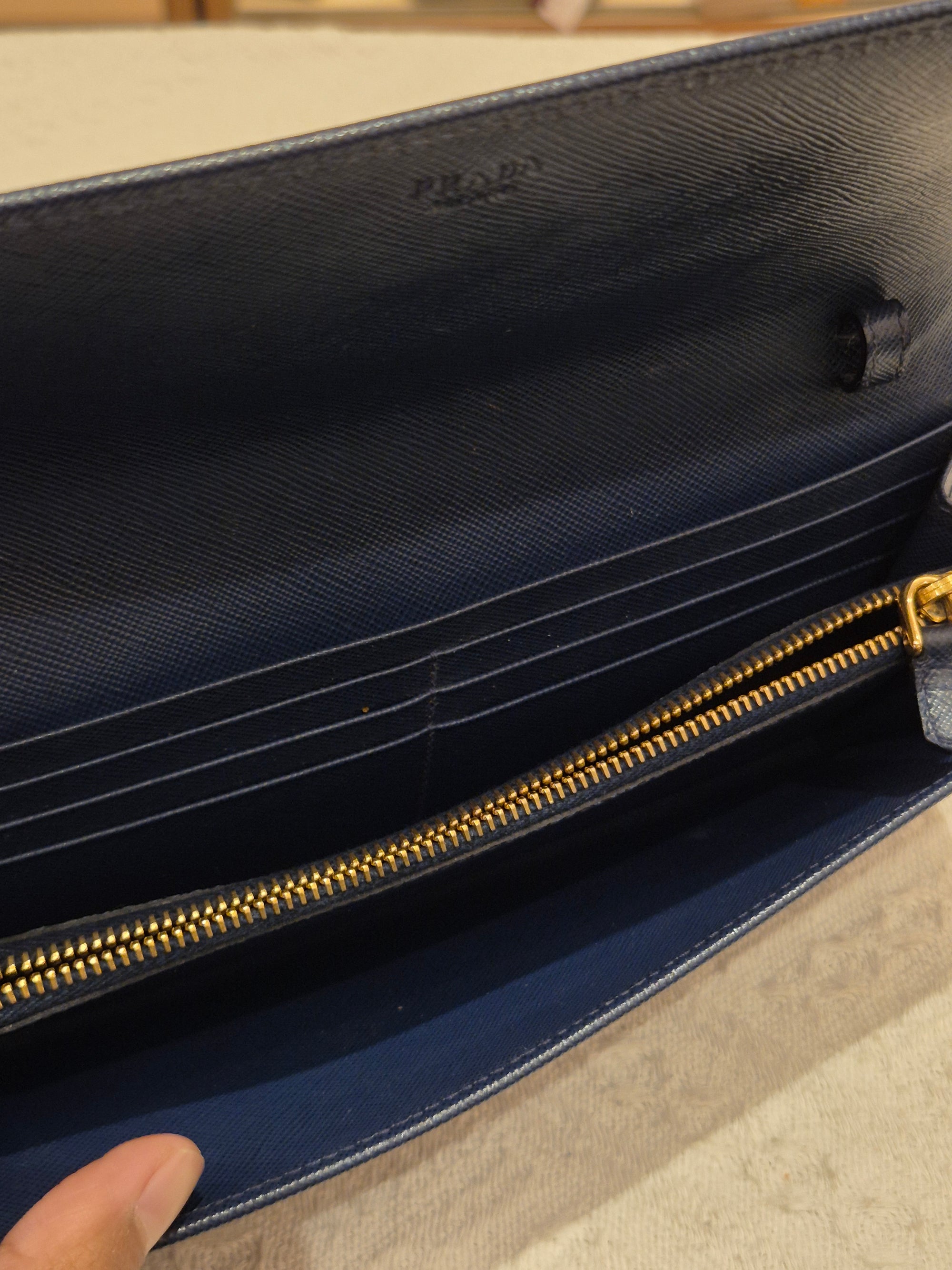 Prada Wallet On Chain
