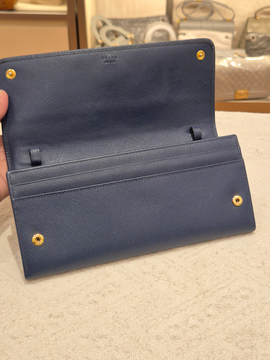 Prada Wallet On Chain