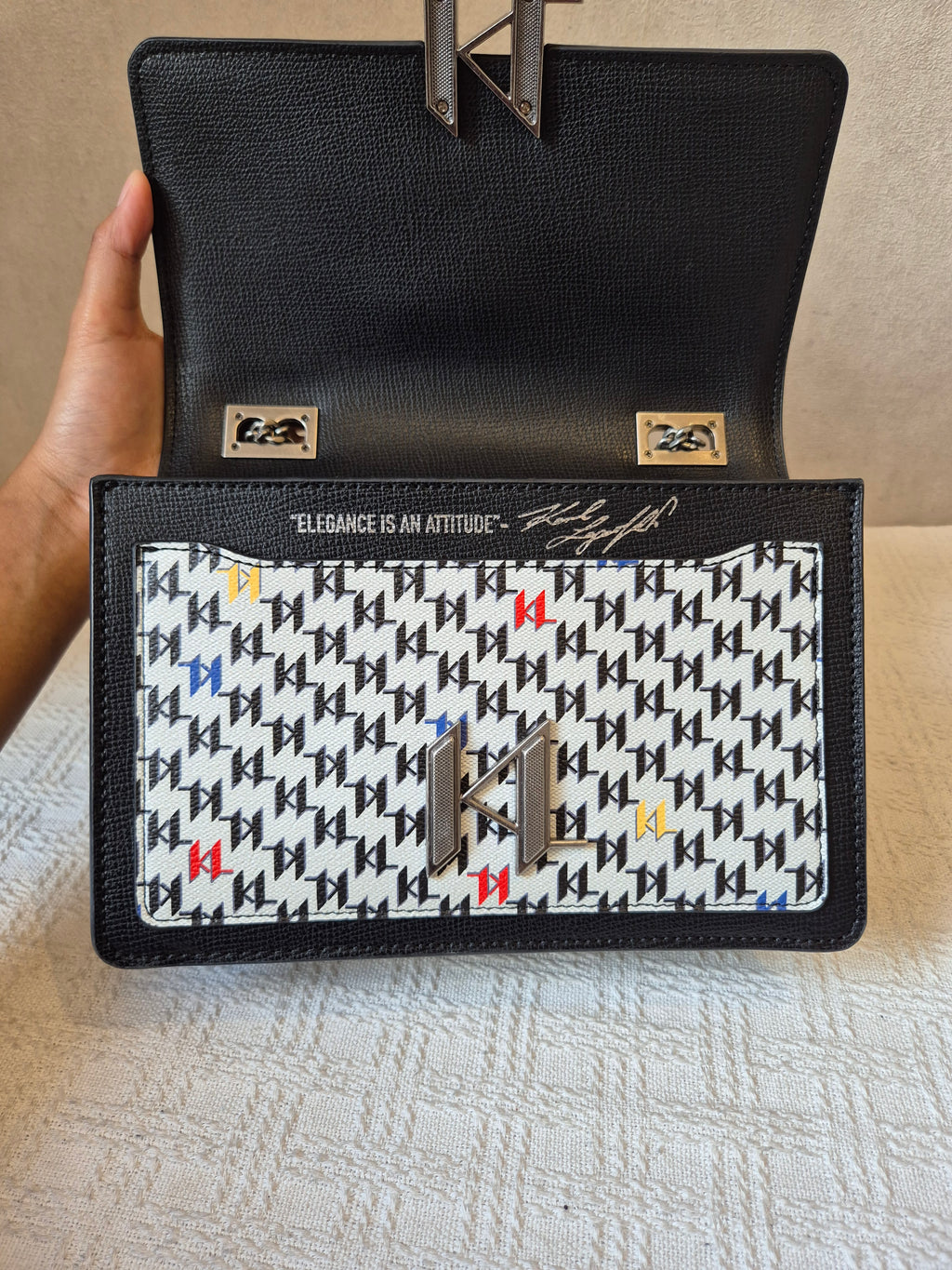 Karl Corine Flap Motif