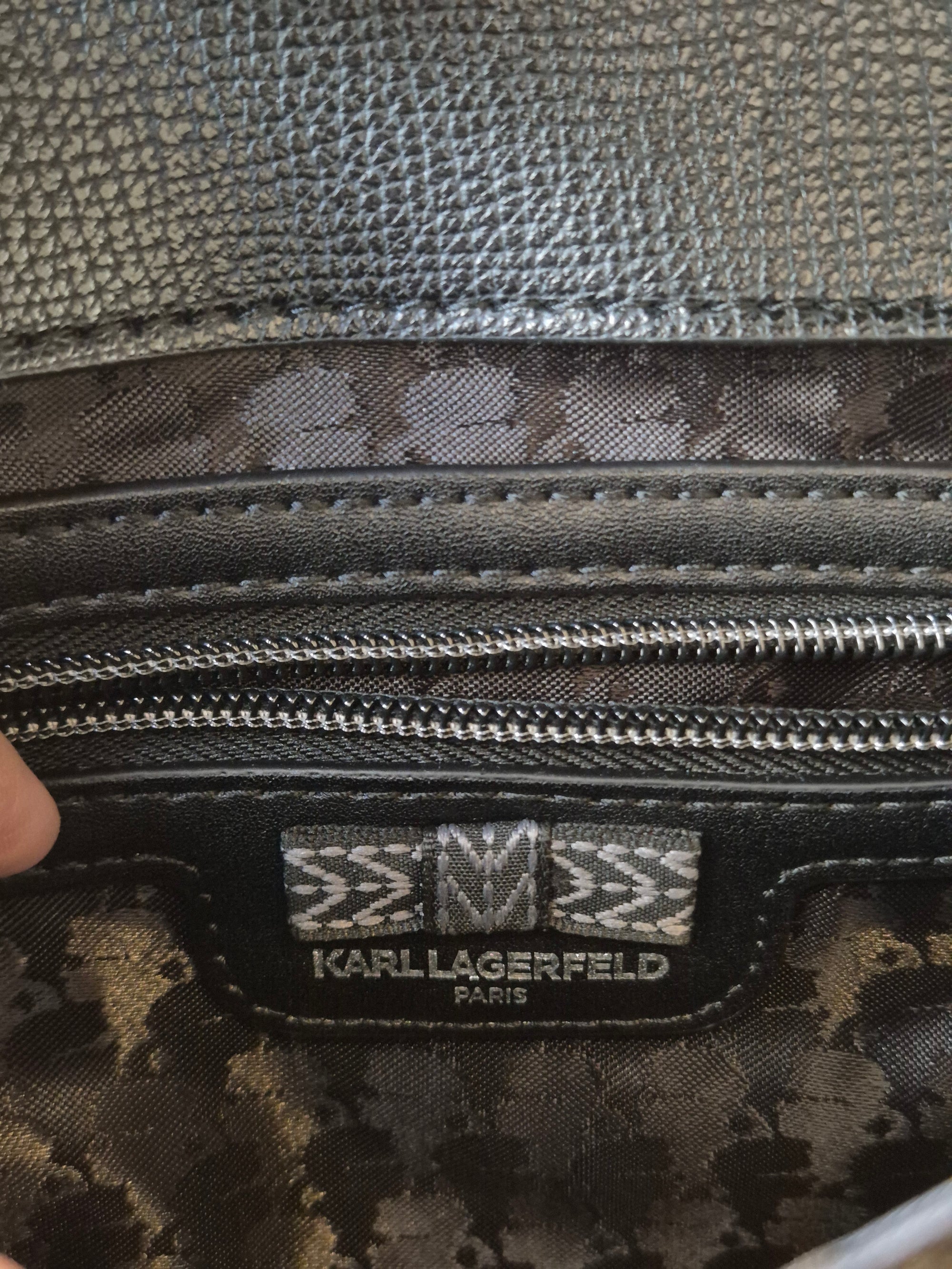 Karl Corine Flap Motif