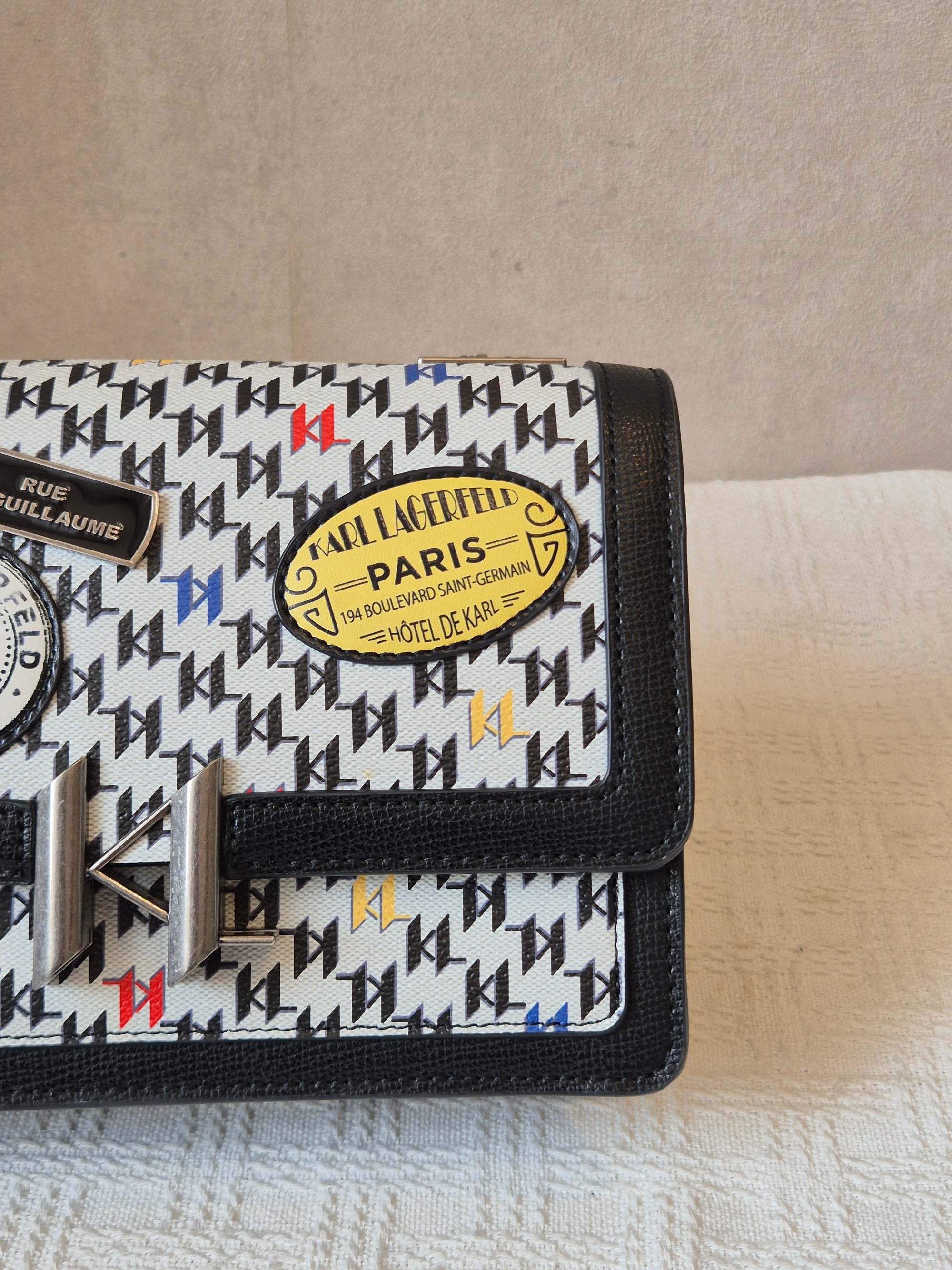 Karl Corine Flap Motif