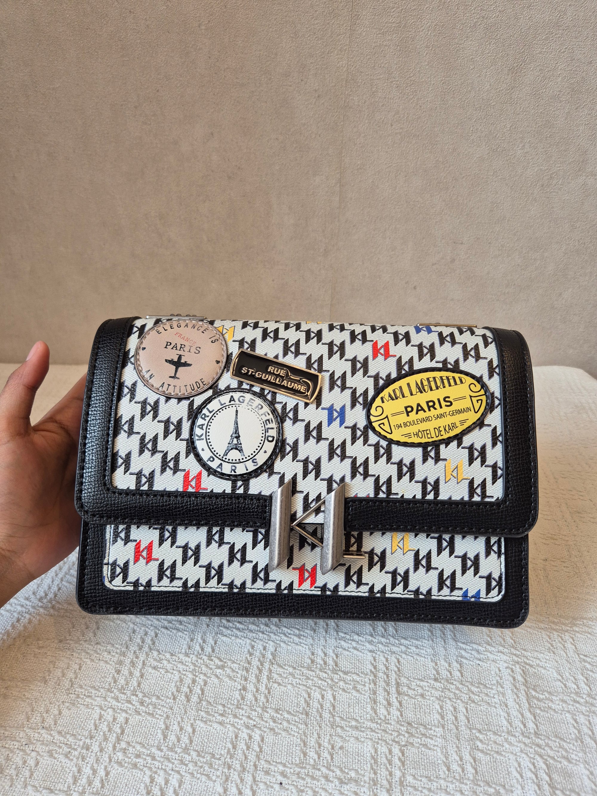 Karl Corine Flap Motif