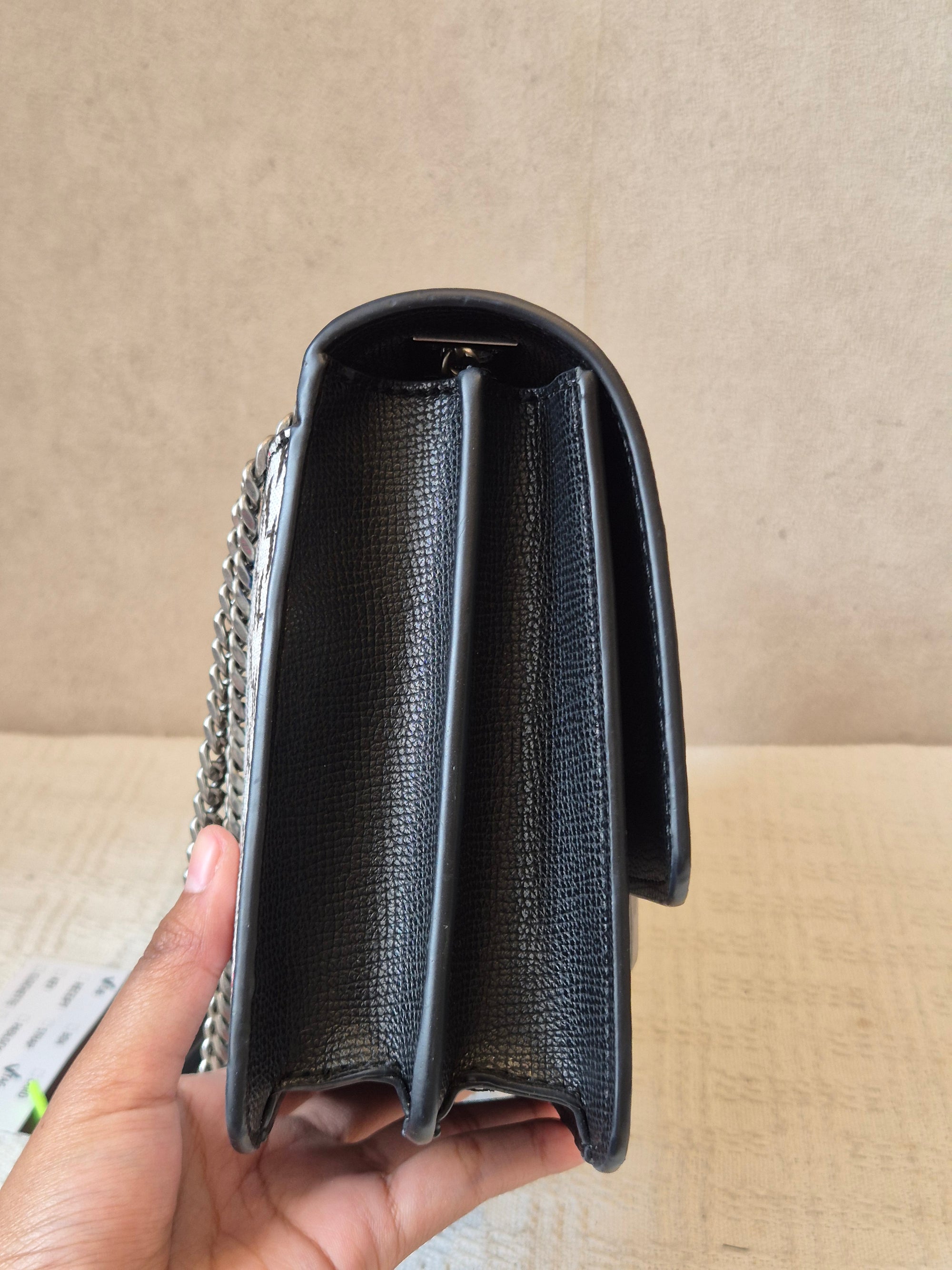 Karl Corine Flap Motif