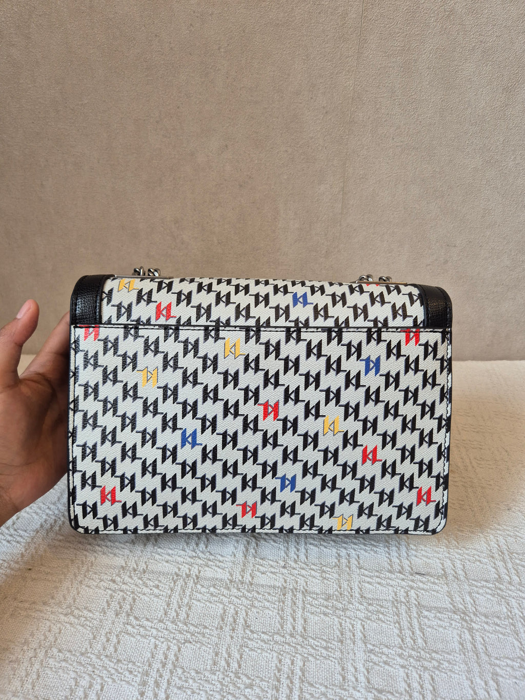 Karl Corine Flap Motif