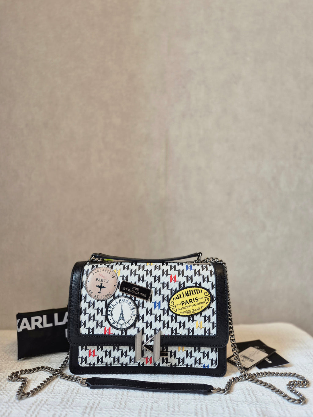 Karl Corine Flap Motif