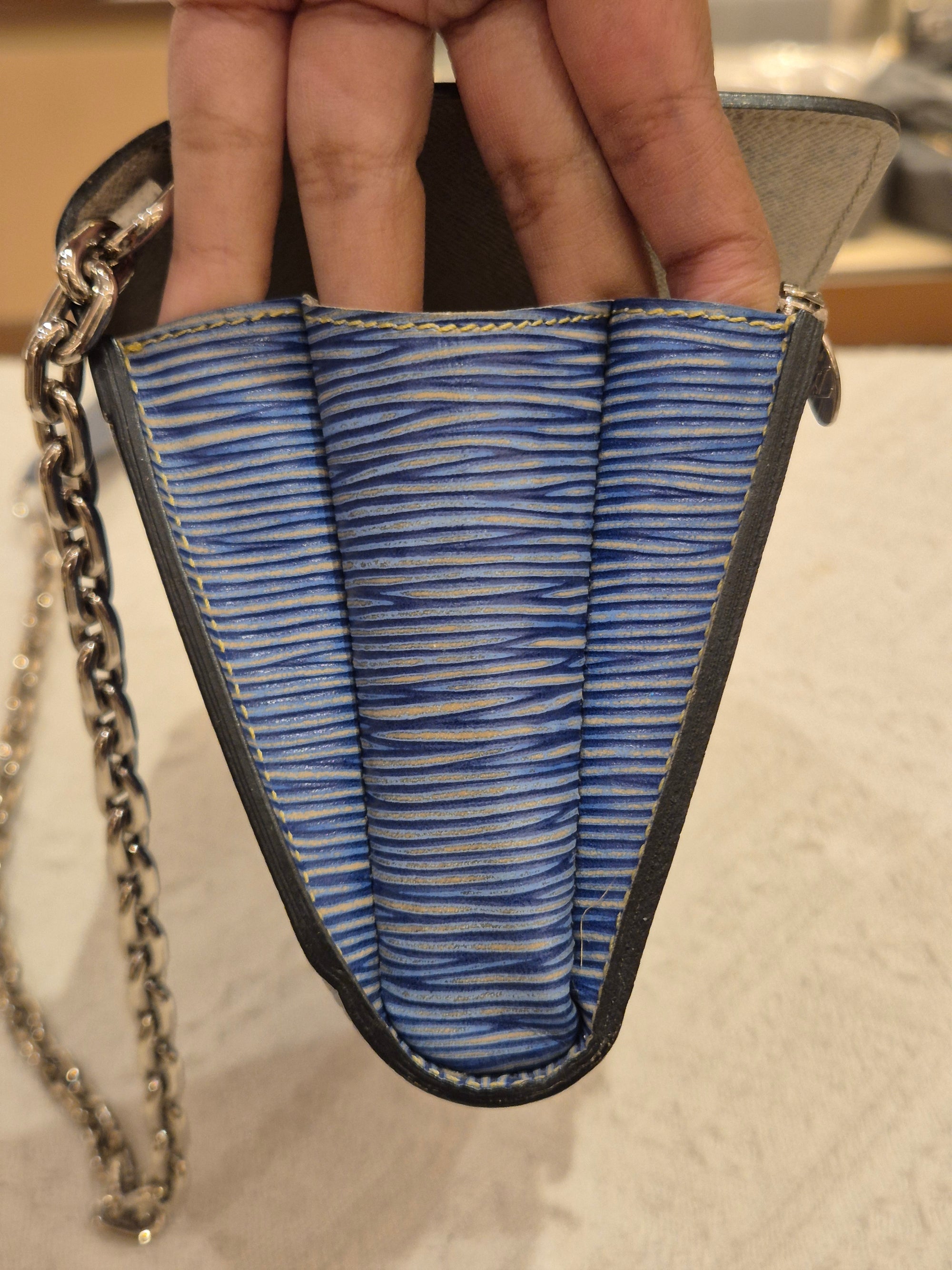 Louis Vuitton Twist Woc Epi Blue