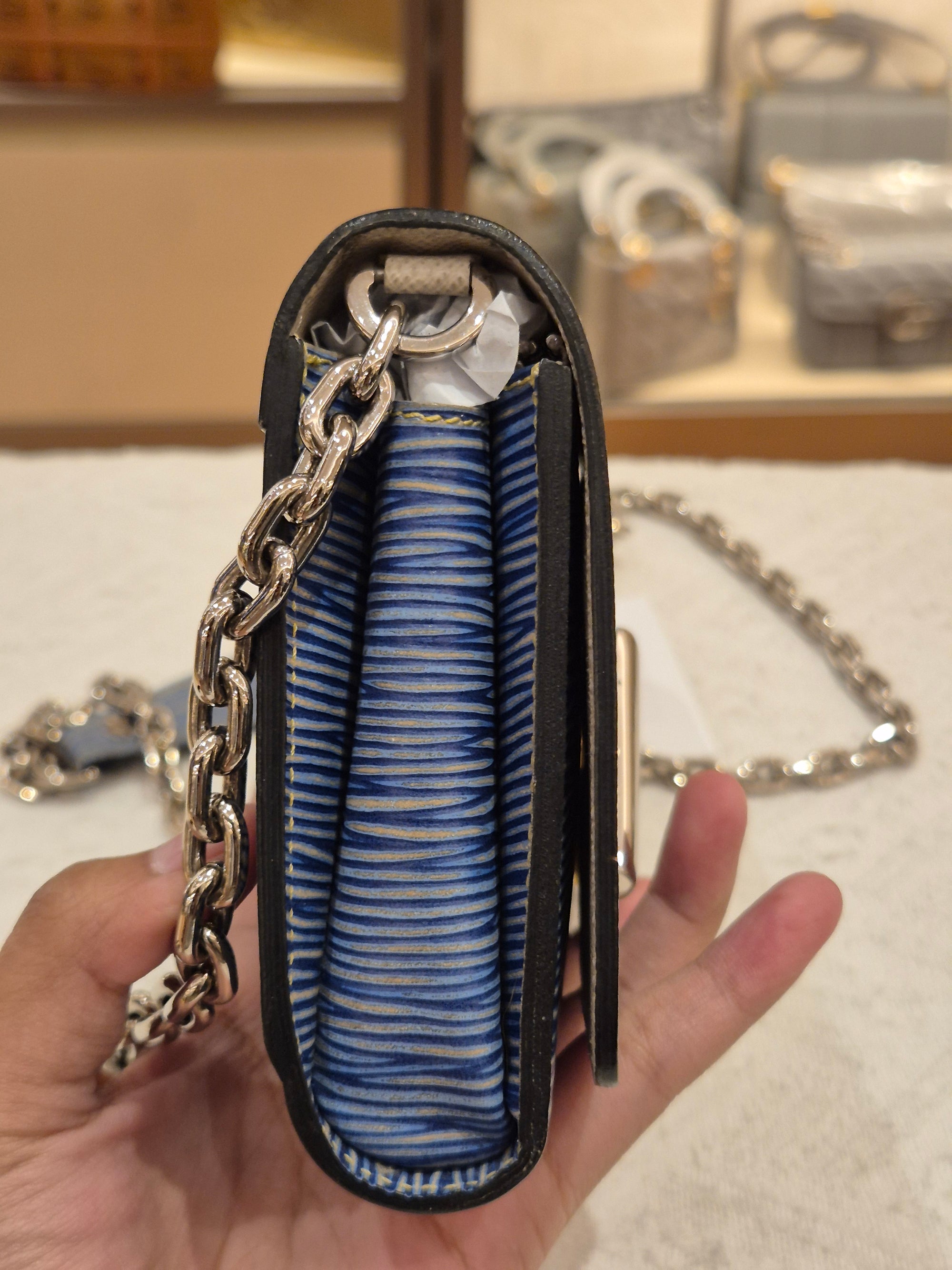 Louis Vuitton Twist Woc Epi Blue