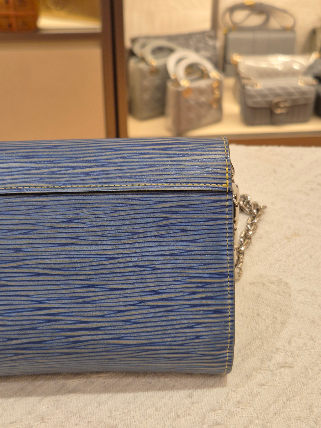 Louis Vuitton Twist Woc Epi Blue