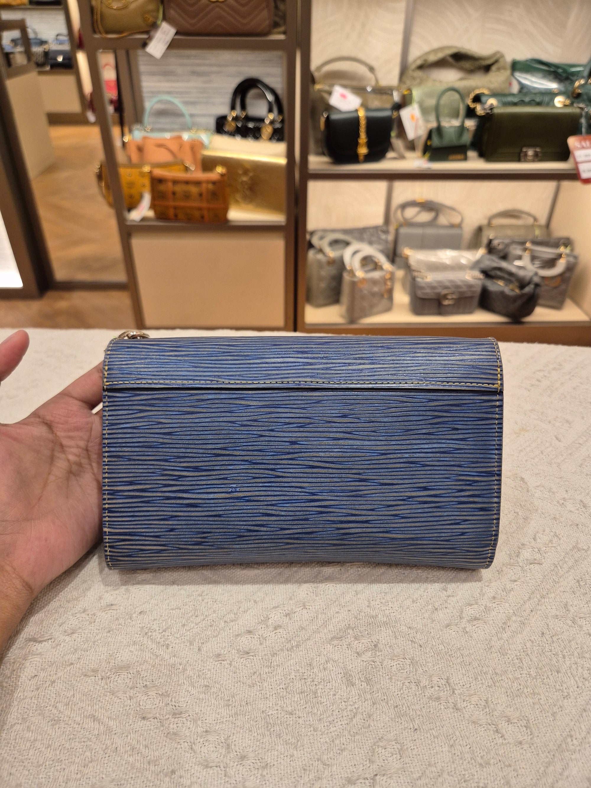 Louis Vuitton Twist Woc Epi Blue