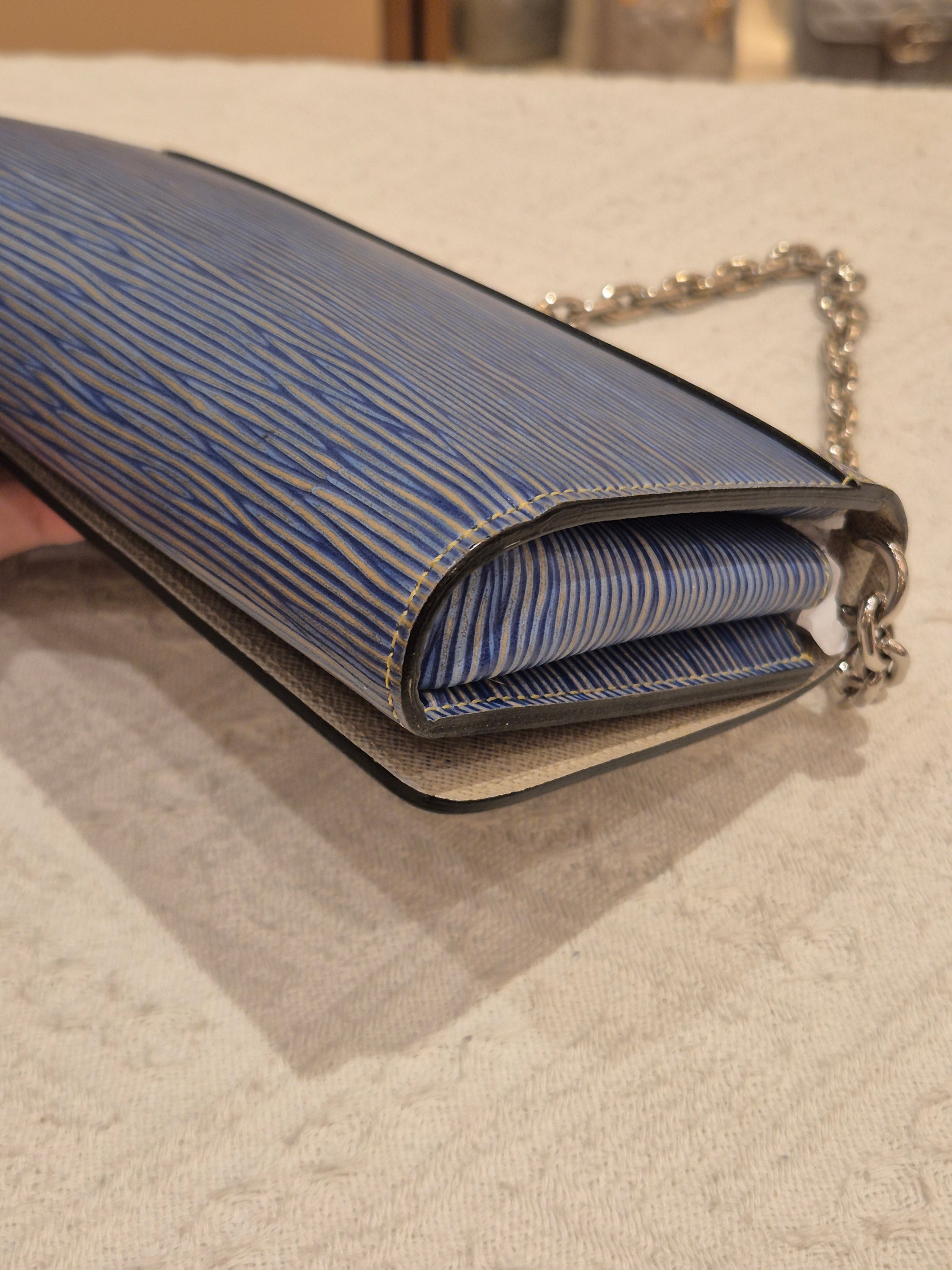 Louis Vuitton Twist Woc Epi Blue