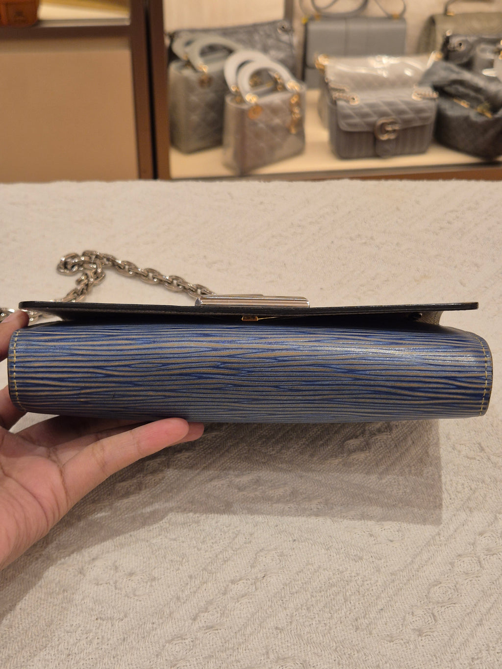 Louis Vuitton Twist Woc Epi Blue