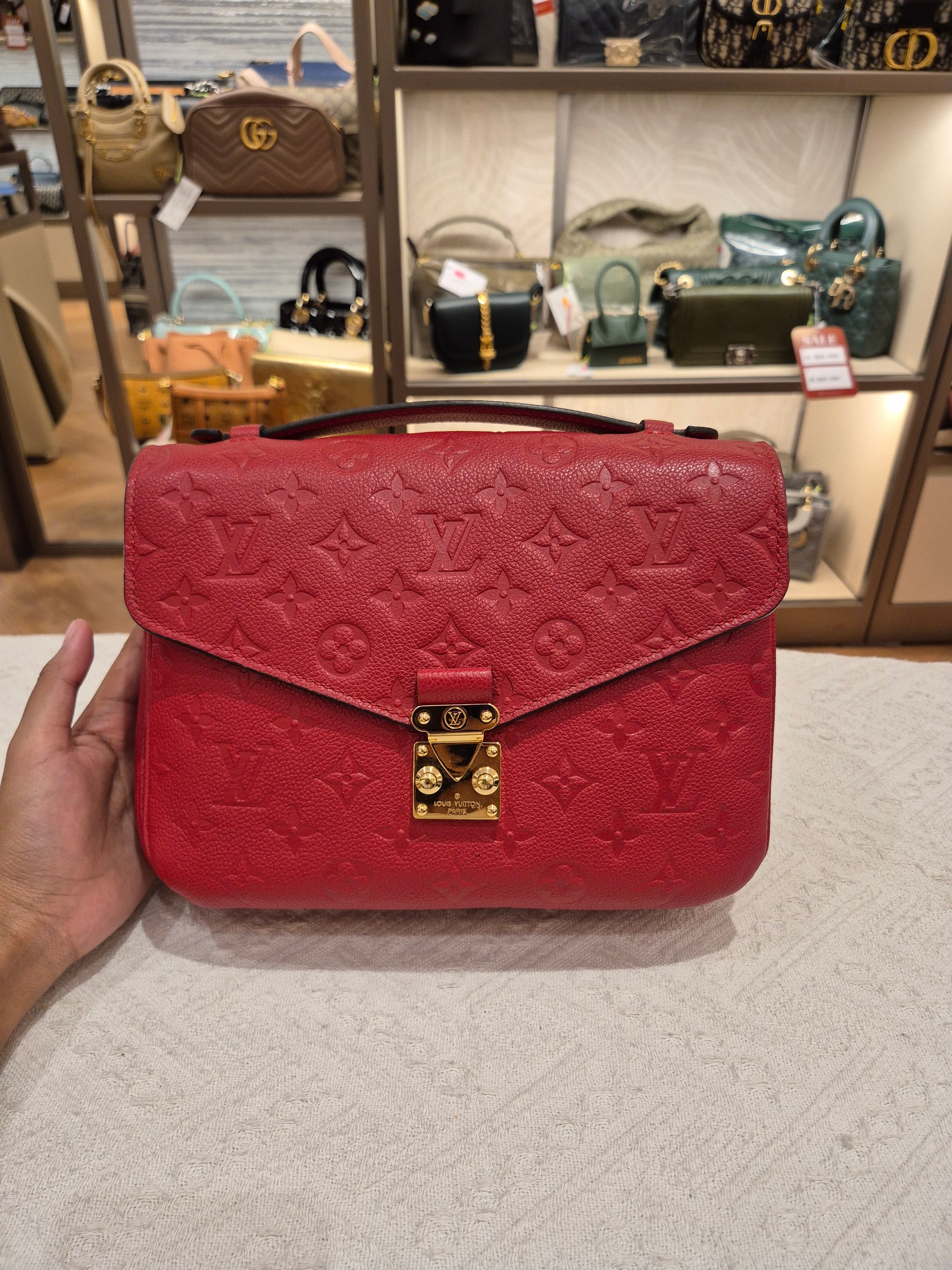 Louis Vuitton Metis Empreinte Cerise