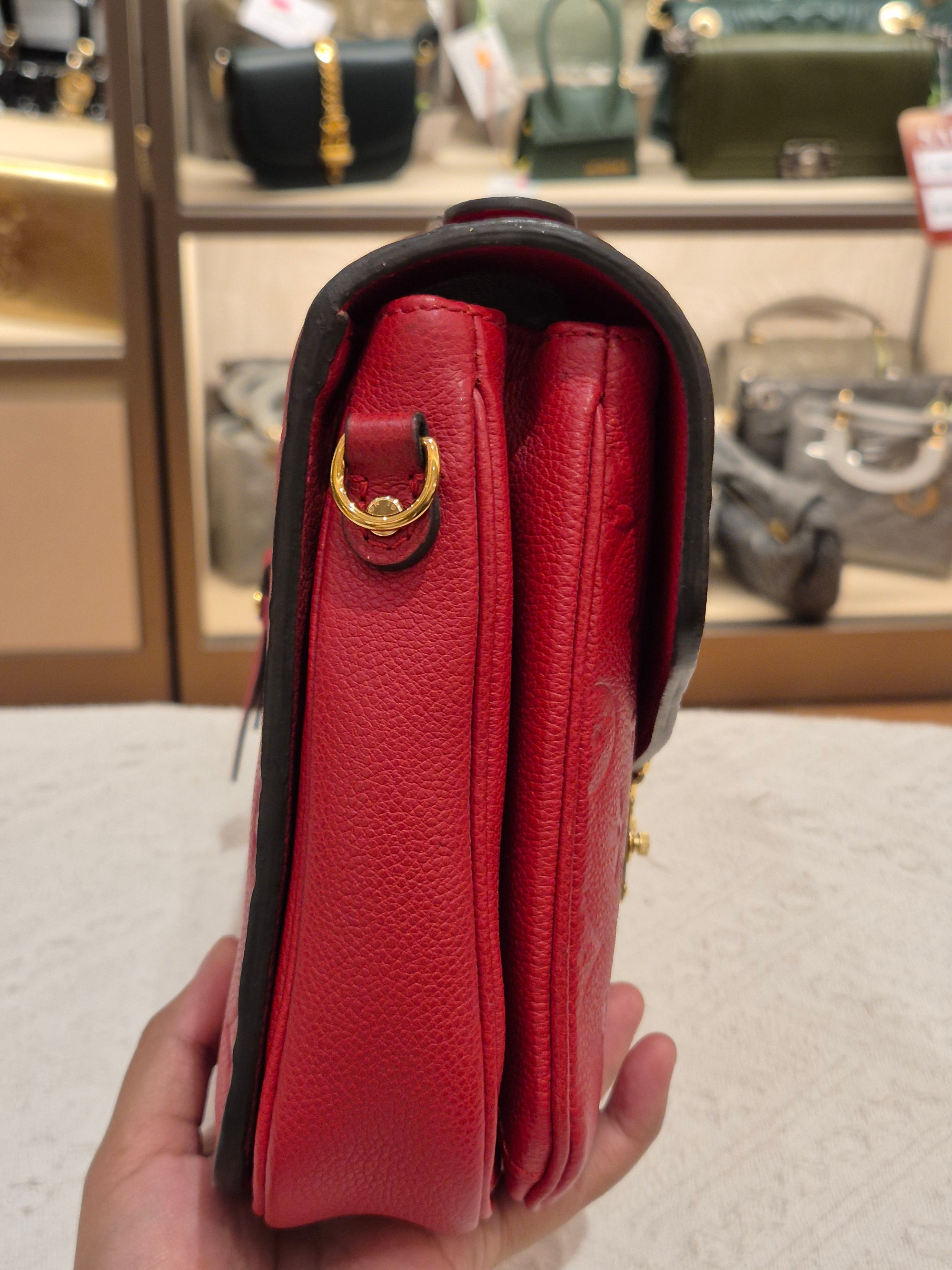 Louis Vuitton Metis Empreinte Cerise