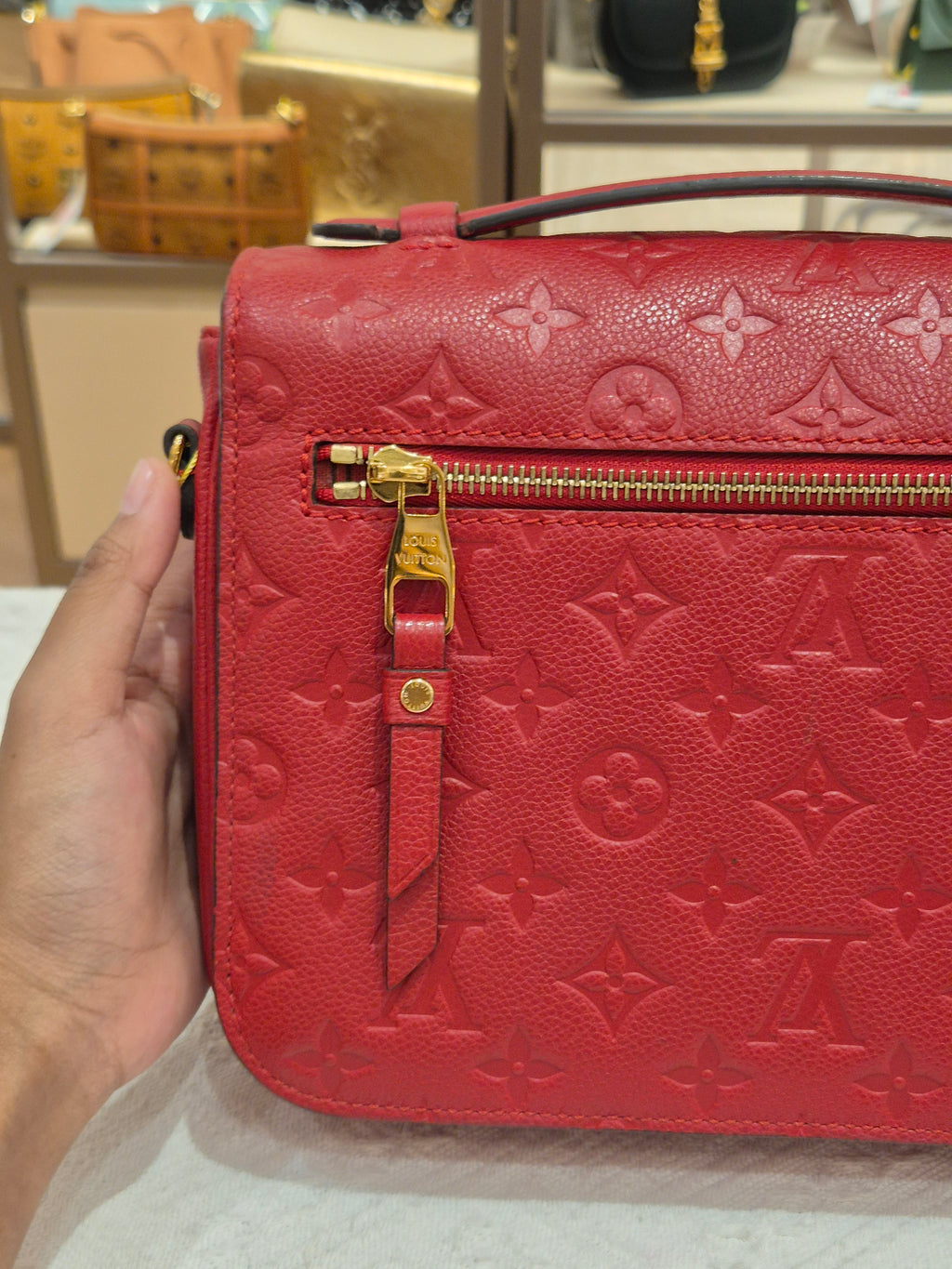 Louis Vuitton Metis Empreinte Cerise