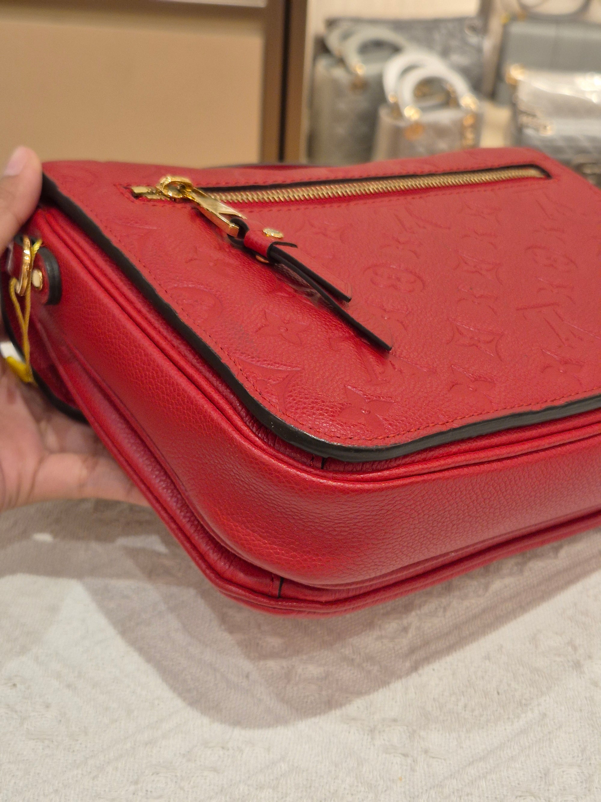 Louis Vuitton Metis Empreinte Cerise
