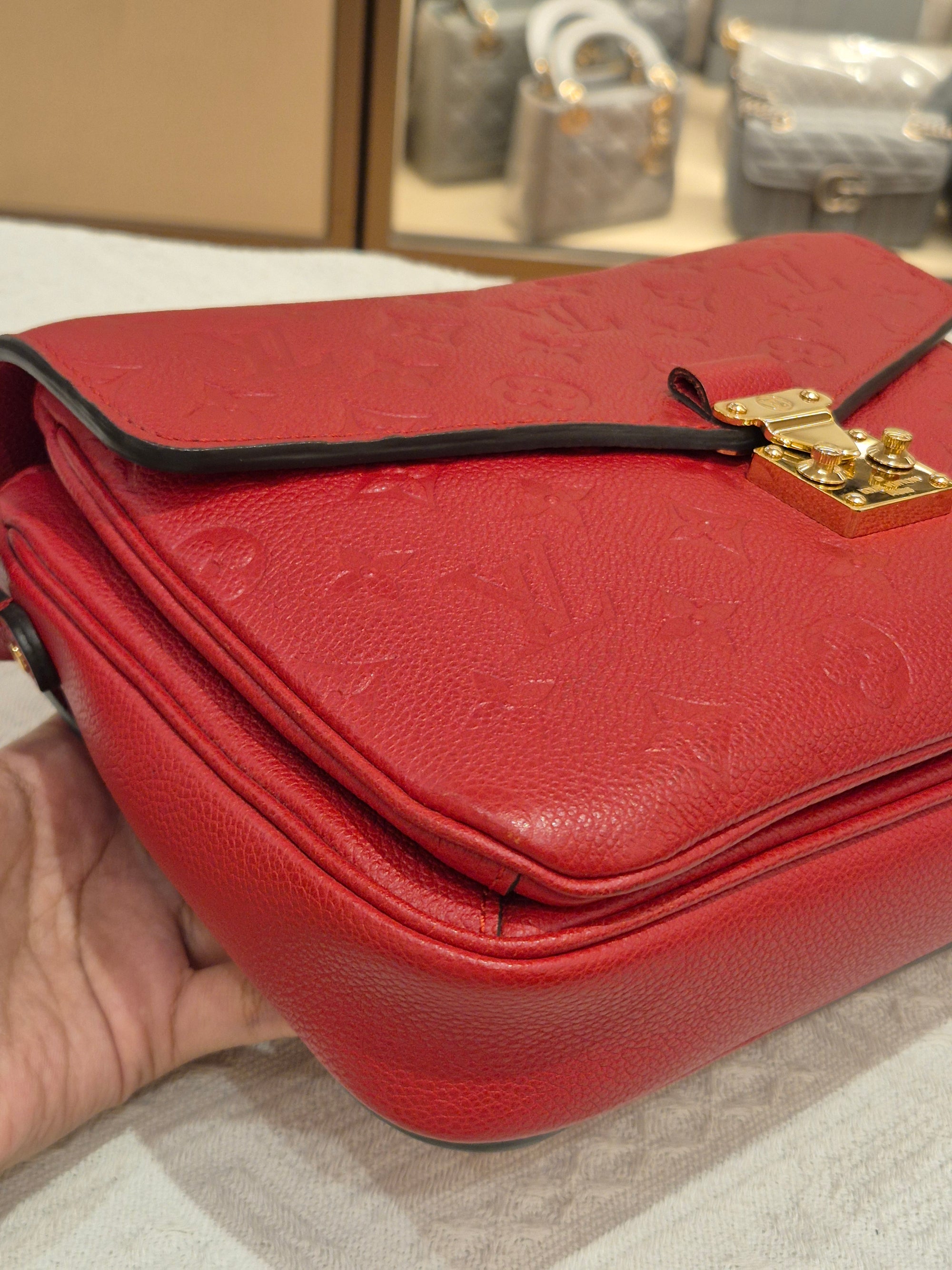 Louis Vuitton Metis Empreinte Cerise