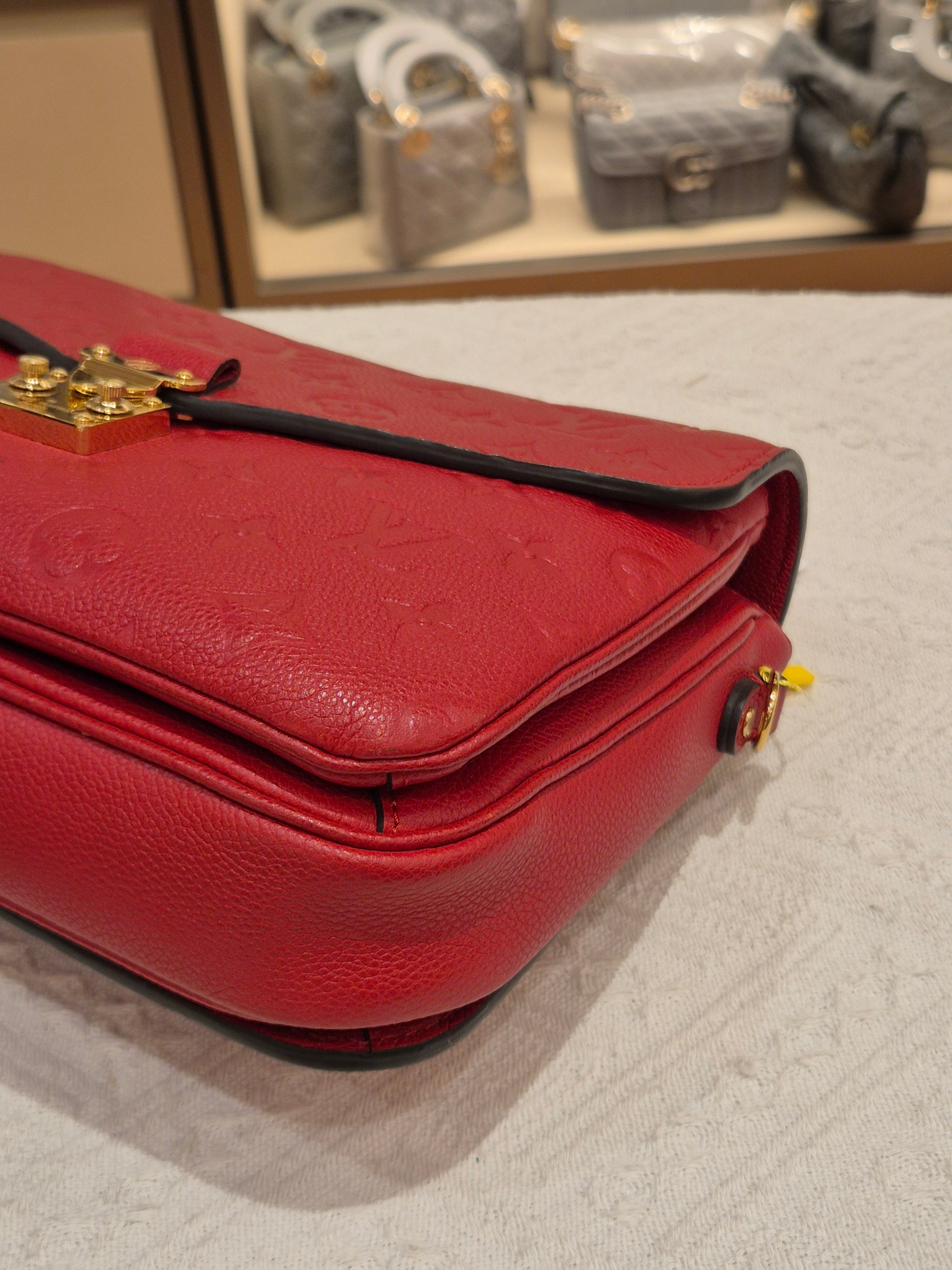 Louis Vuitton Metis Empreinte Cerise