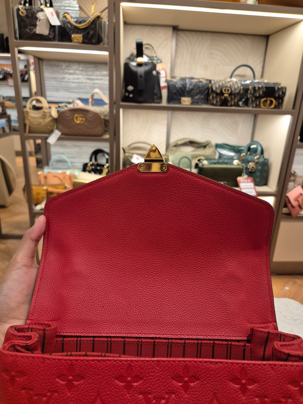 Louis Vuitton Metis Empreinte Cerise