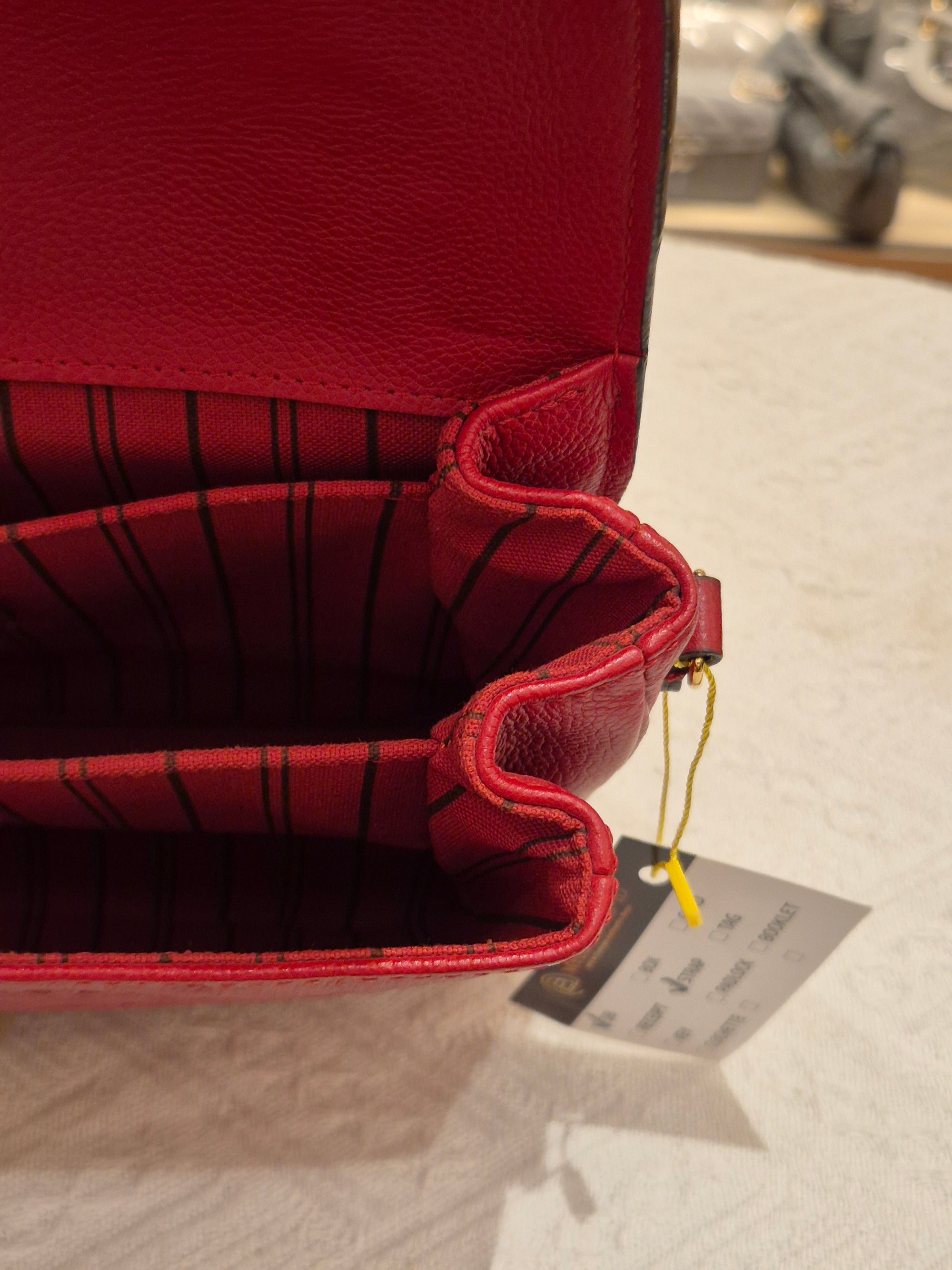 Louis Vuitton Metis Empreinte Cerise