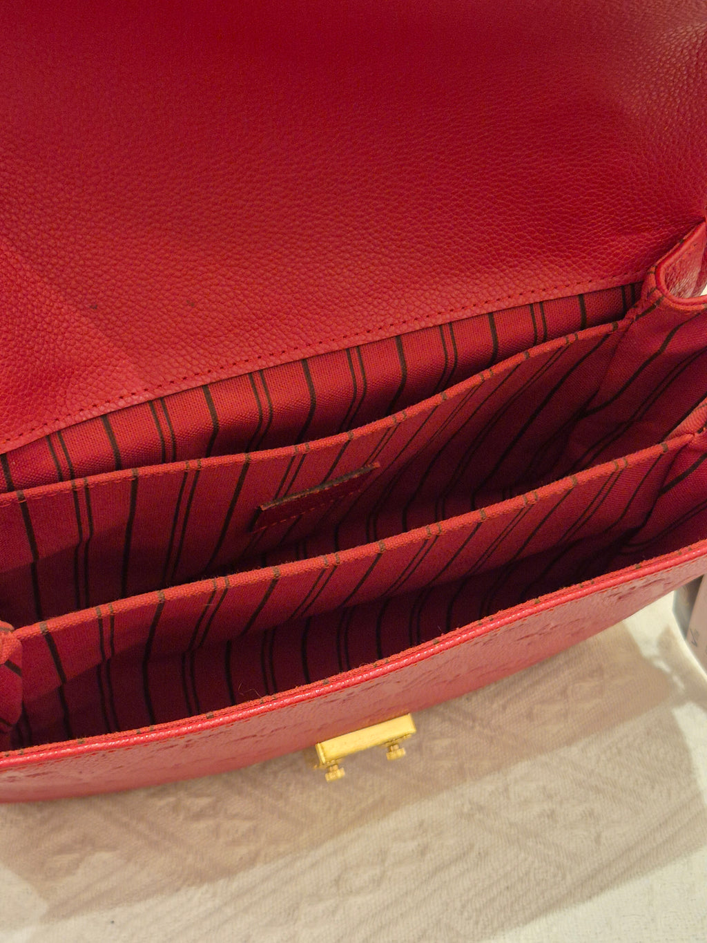 Louis Vuitton Metis Empreinte Cerise