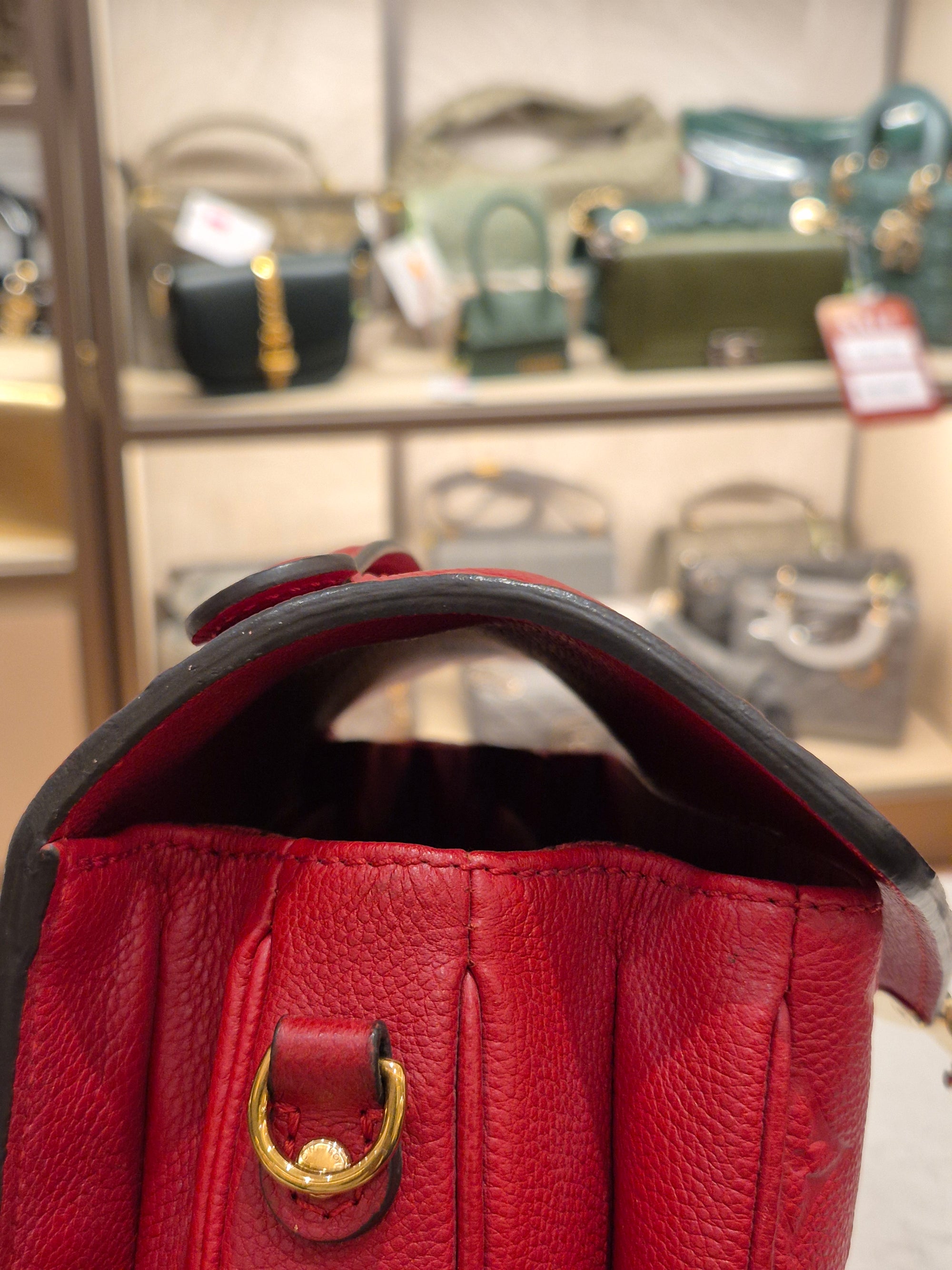 Louis Vuitton Metis Empreinte Cerise