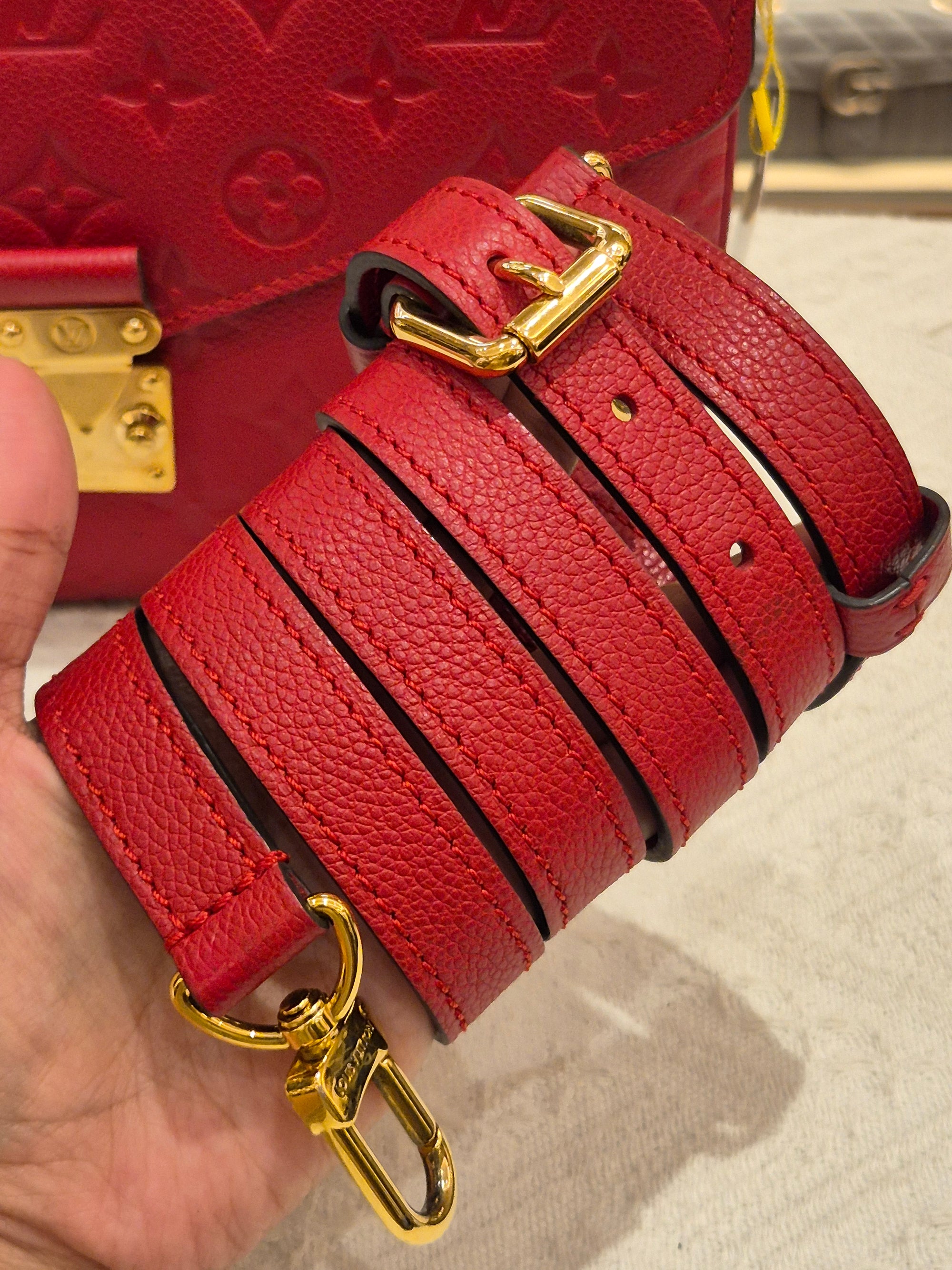 Louis Vuitton Metis Empreinte Cerise