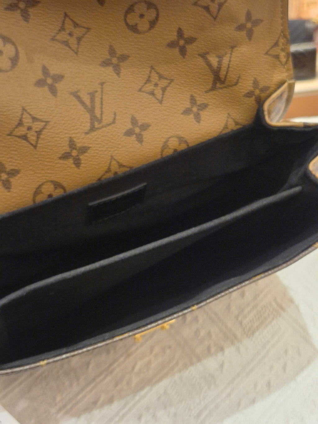 Louis Vuitton Metis Monogram Reverse