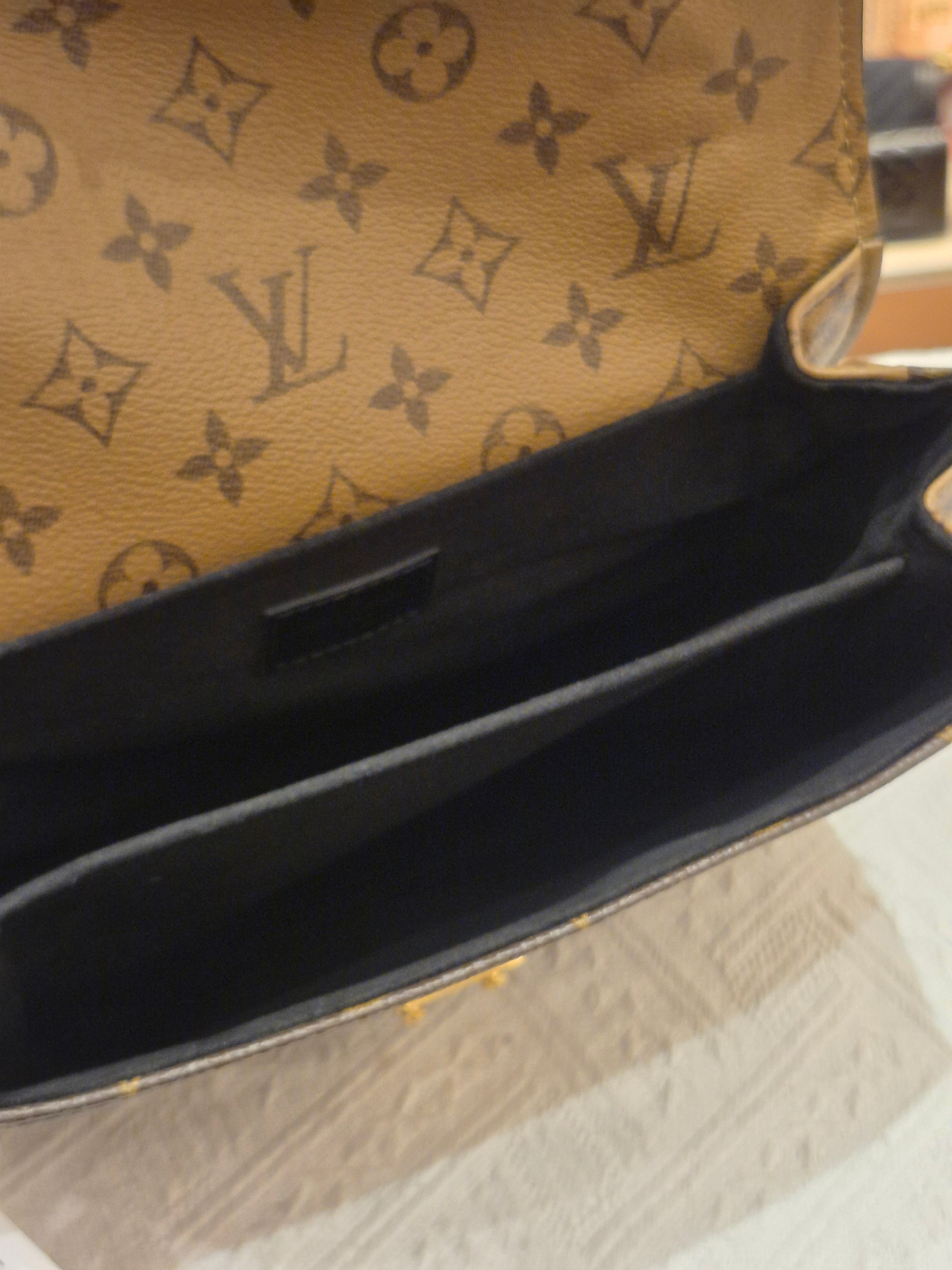 Louis Vuitton Metis Monogram Reverse