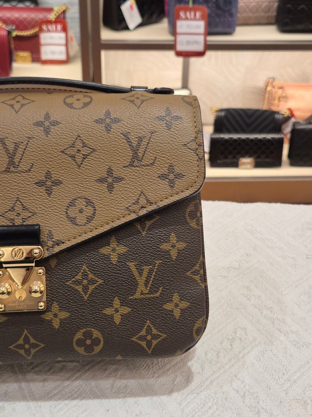 Louis Vuitton Metis Monogram Reverse