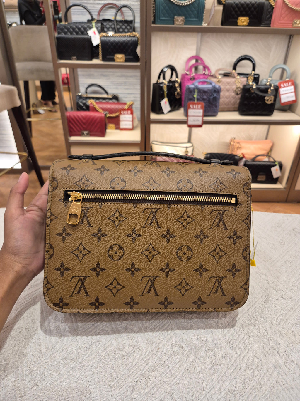Louis Vuitton Metis Monogram Reverse