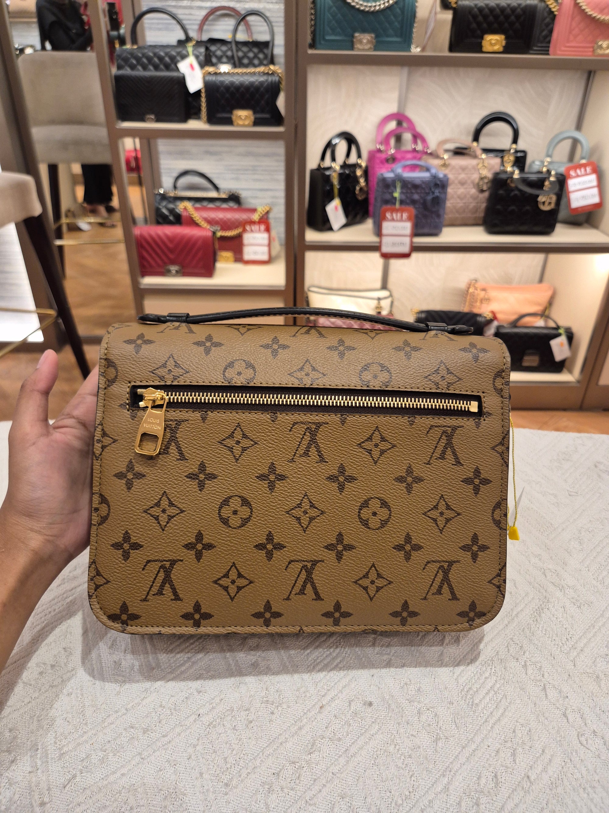 Louis Vuitton Metis Monogram Reverse