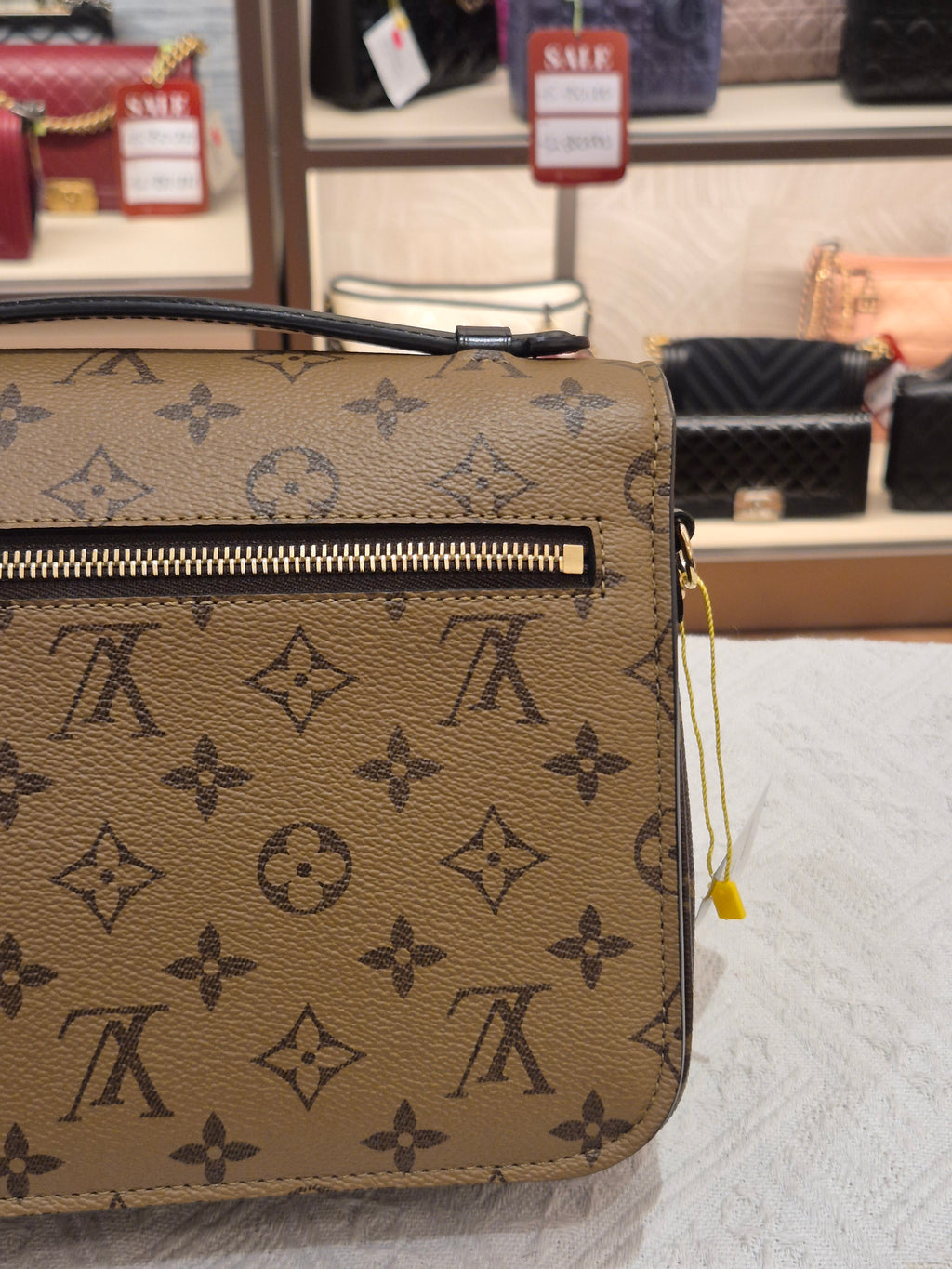 Louis Vuitton Metis Monogram Reverse