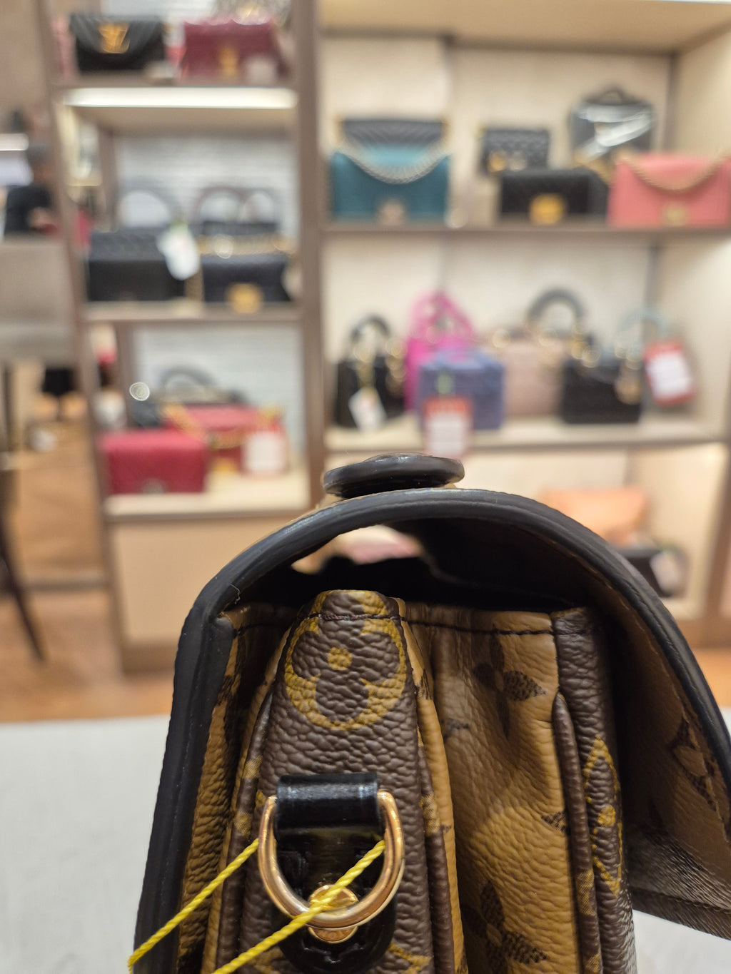 Louis Vuitton Metis Monogram Reverse